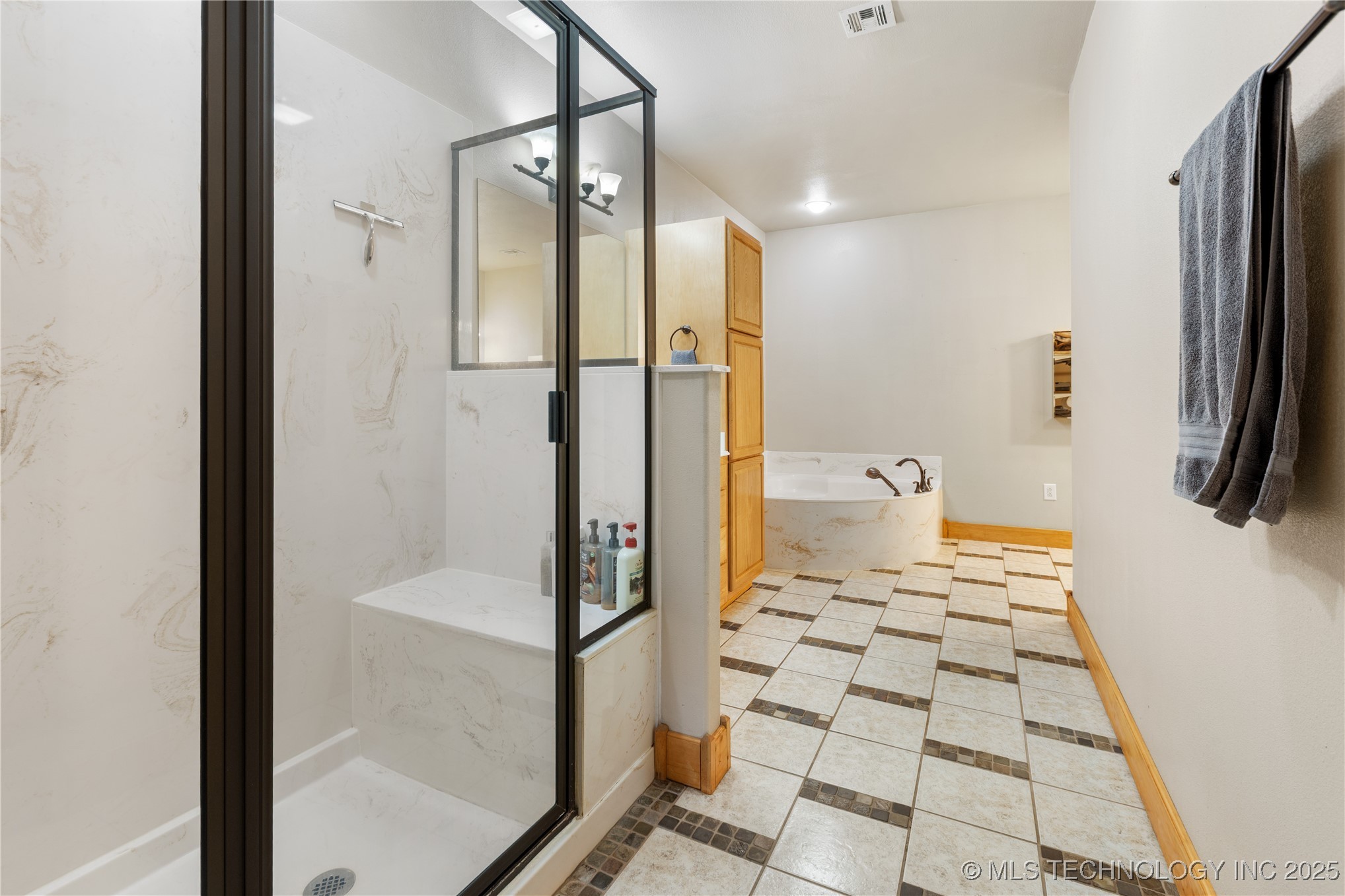 16762 E 380 Road Property Photo 12