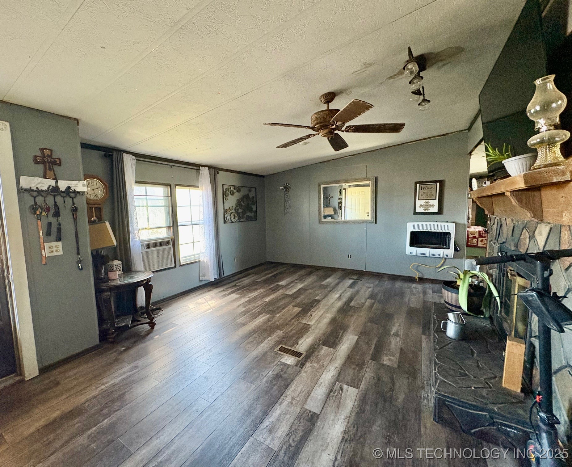 42311 E 201st Street S Property Photo 3