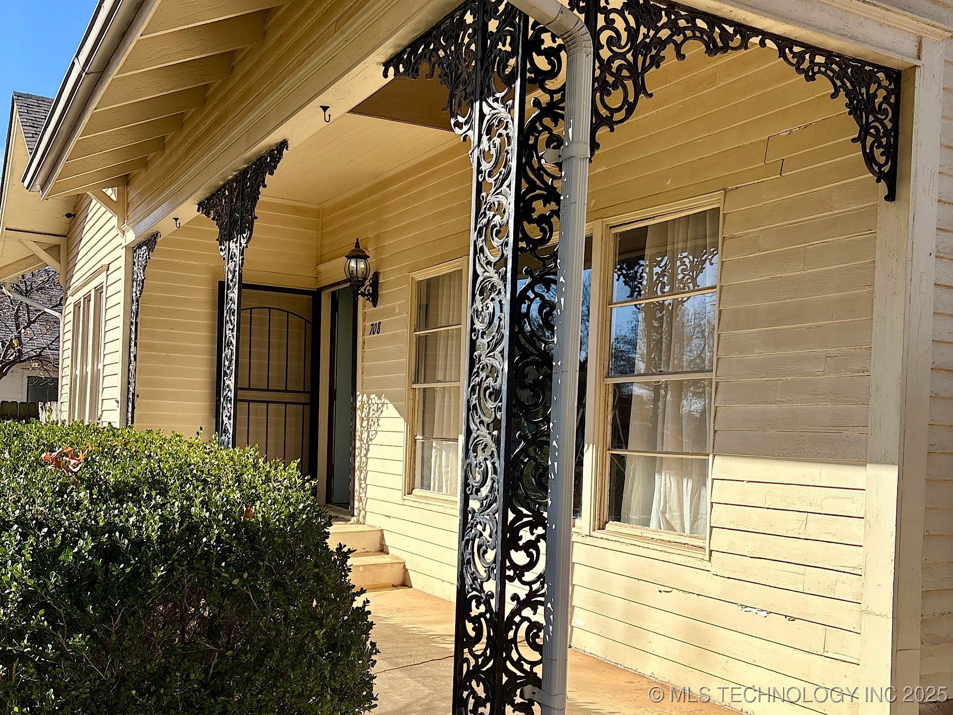 708 E Broadway Avenue Property Photo 5