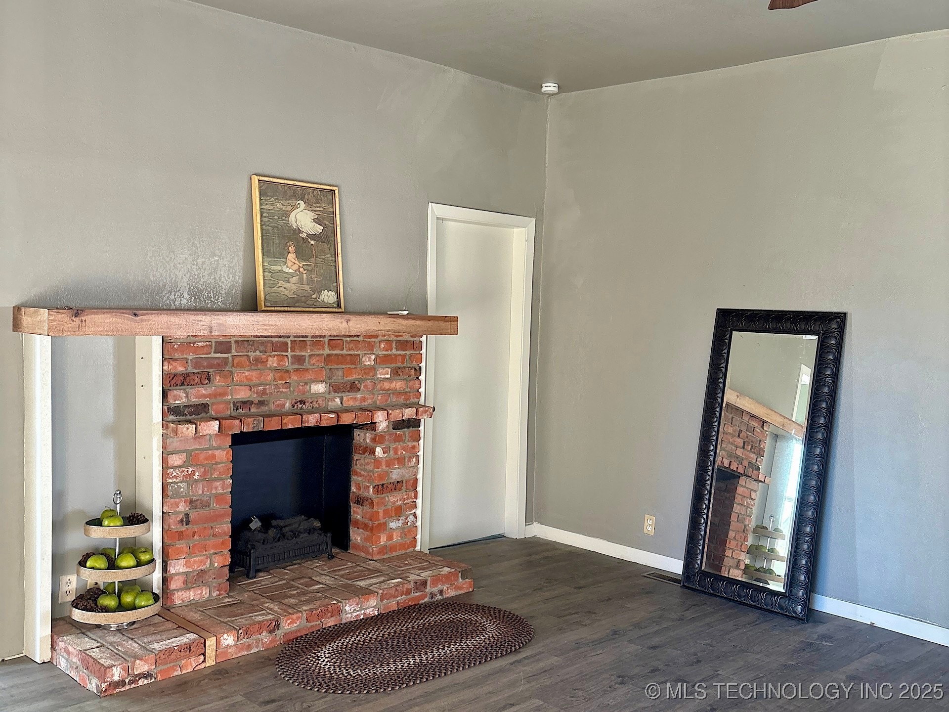 708 E Broadway Avenue Property Photo 8