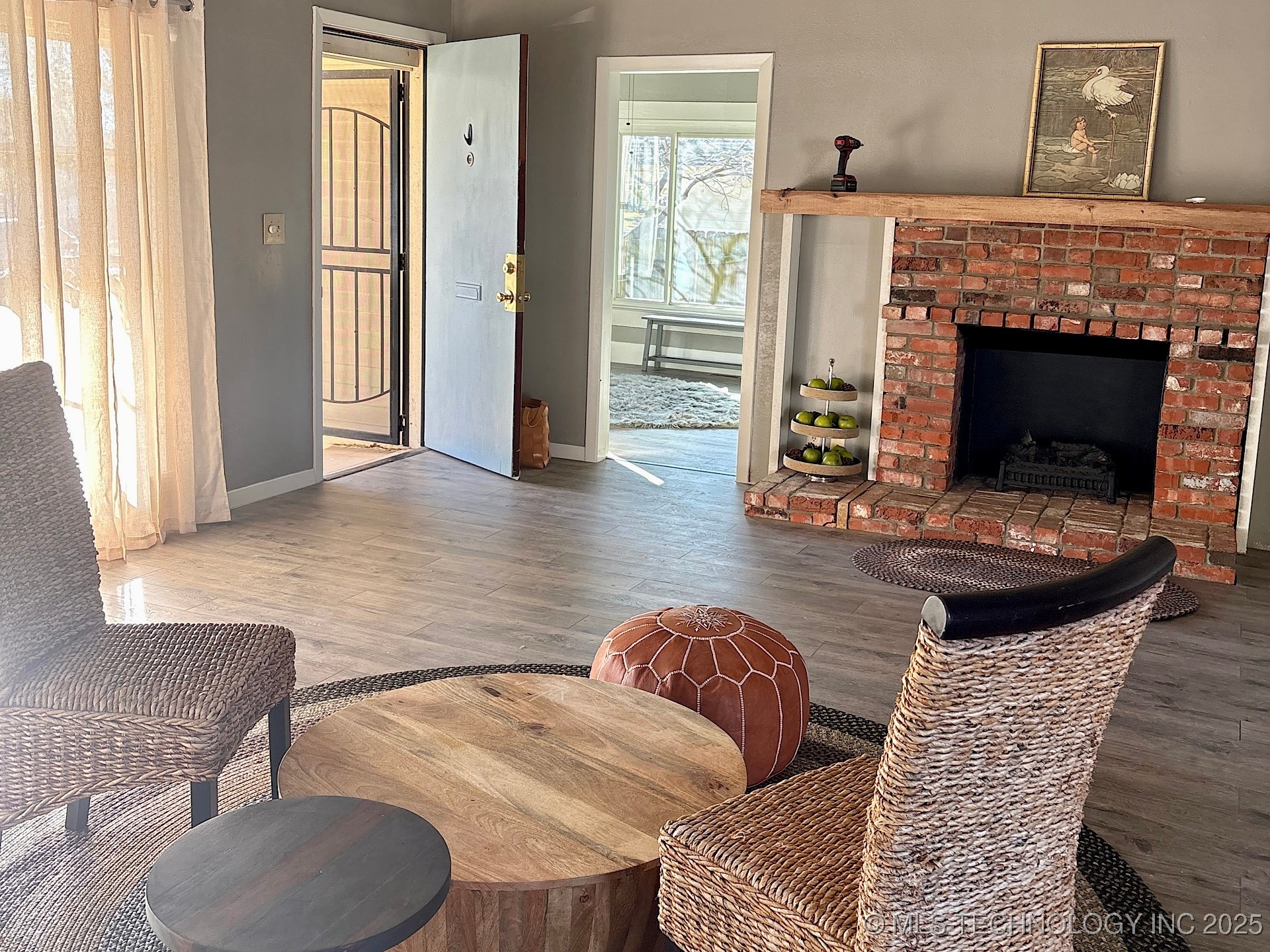 708 E Broadway Avenue Property Photo 10