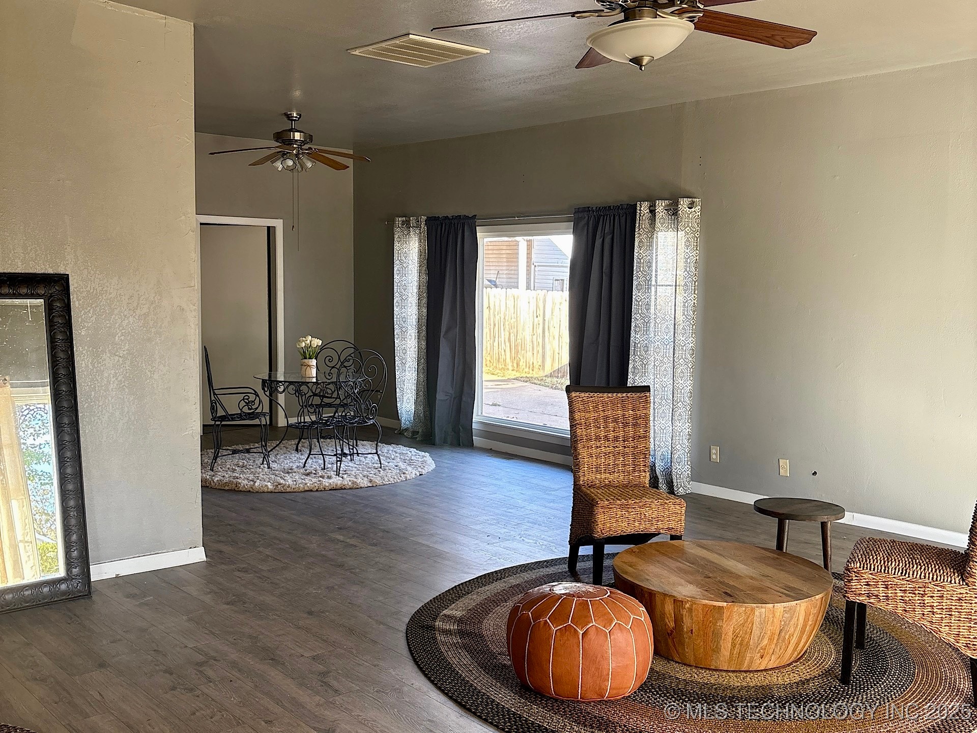 708 E Broadway Avenue Property Photo 12