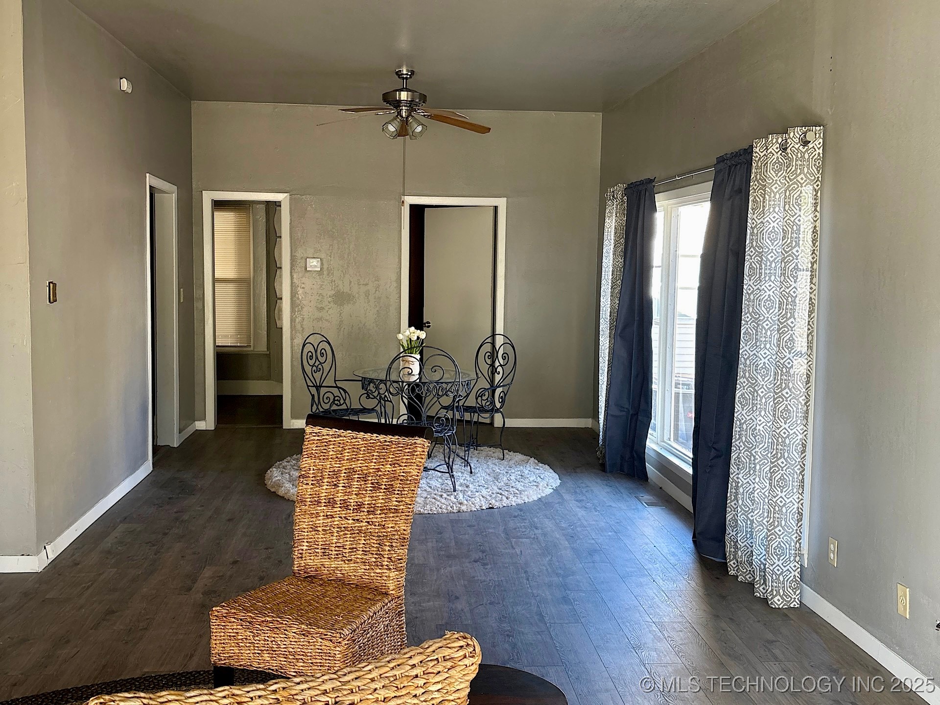 708 E Broadway Avenue Property Photo 13