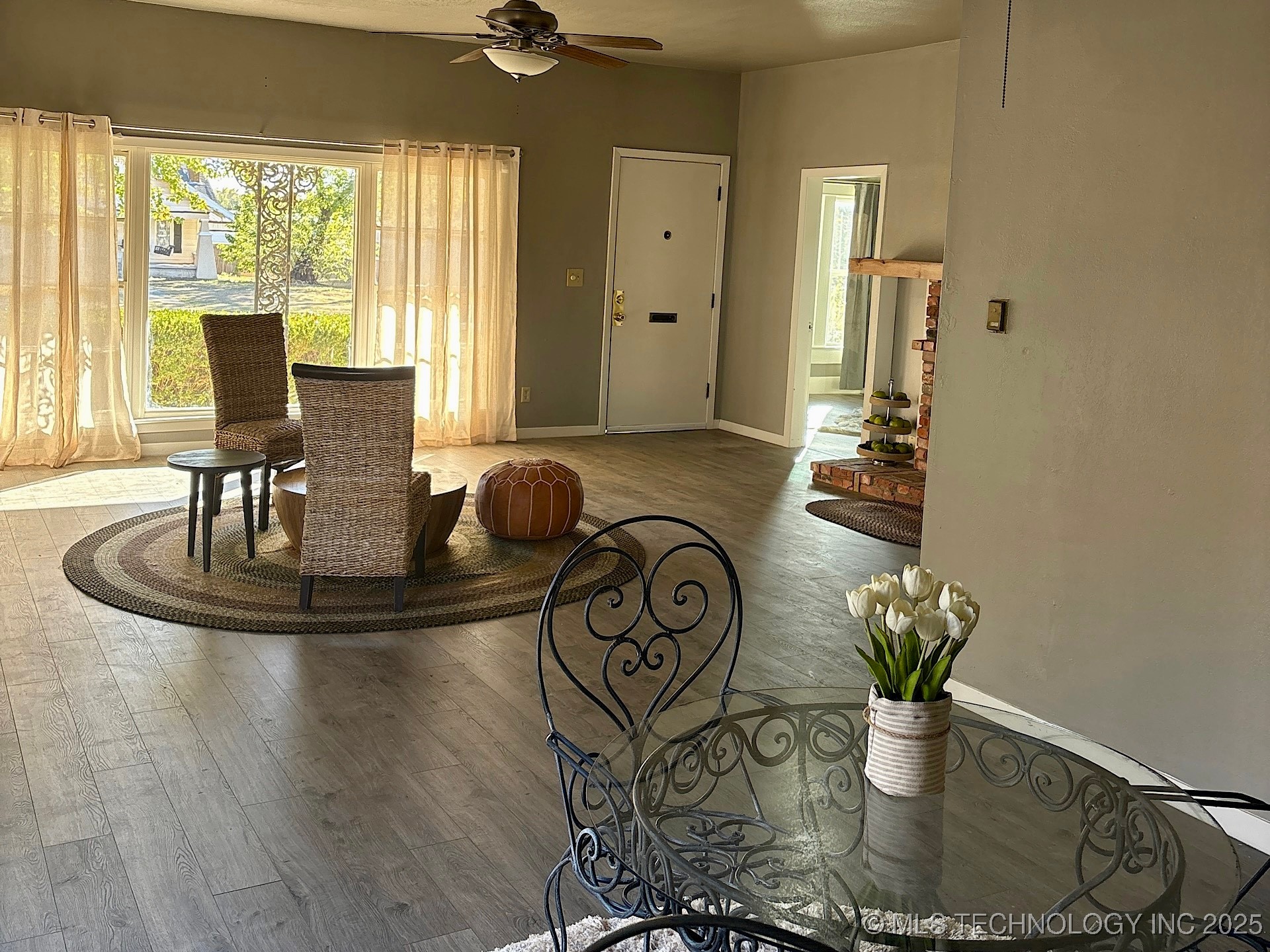 708 E Broadway Avenue Property Photo 17