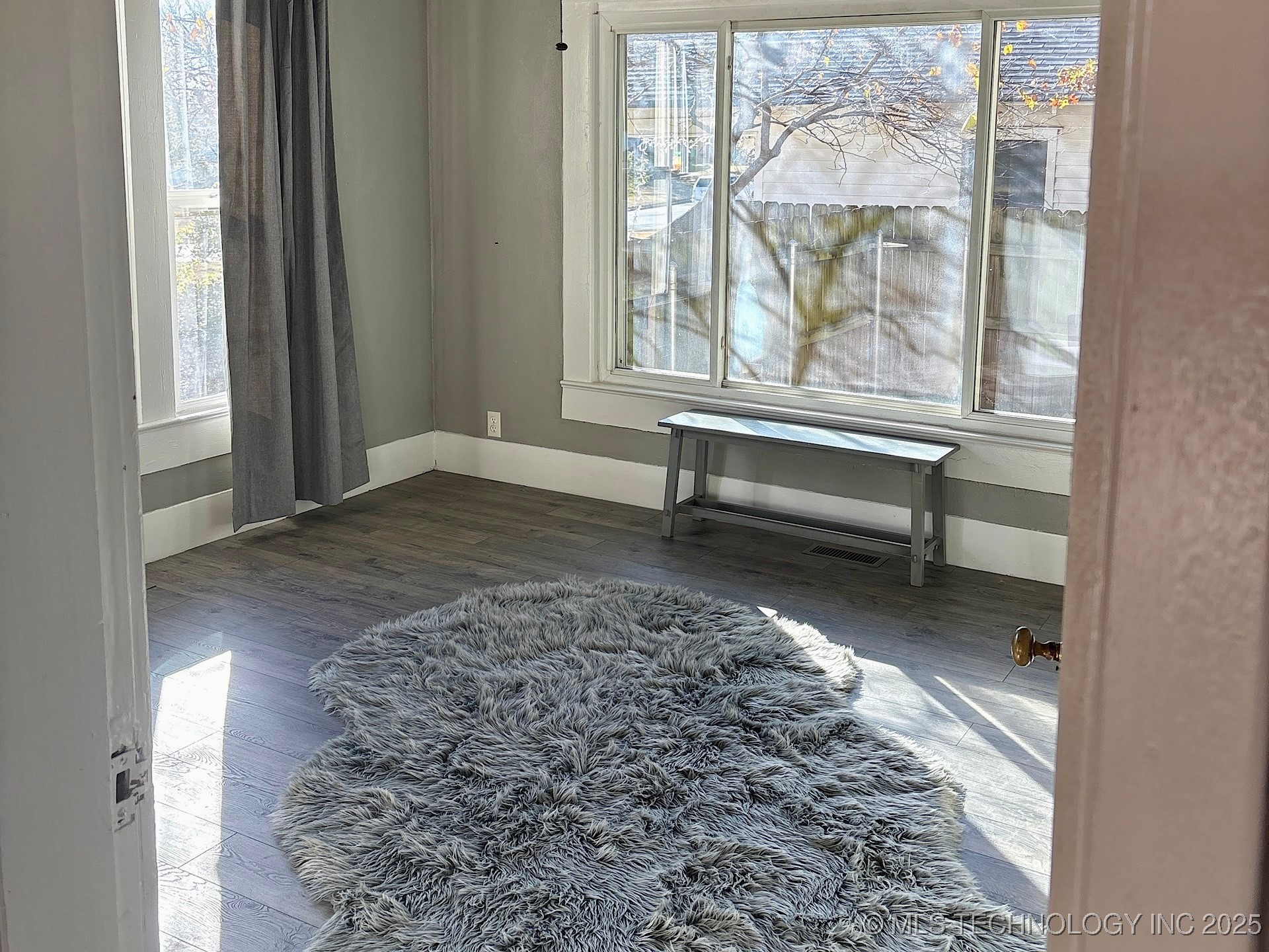 708 E Broadway Avenue Property Photo 22