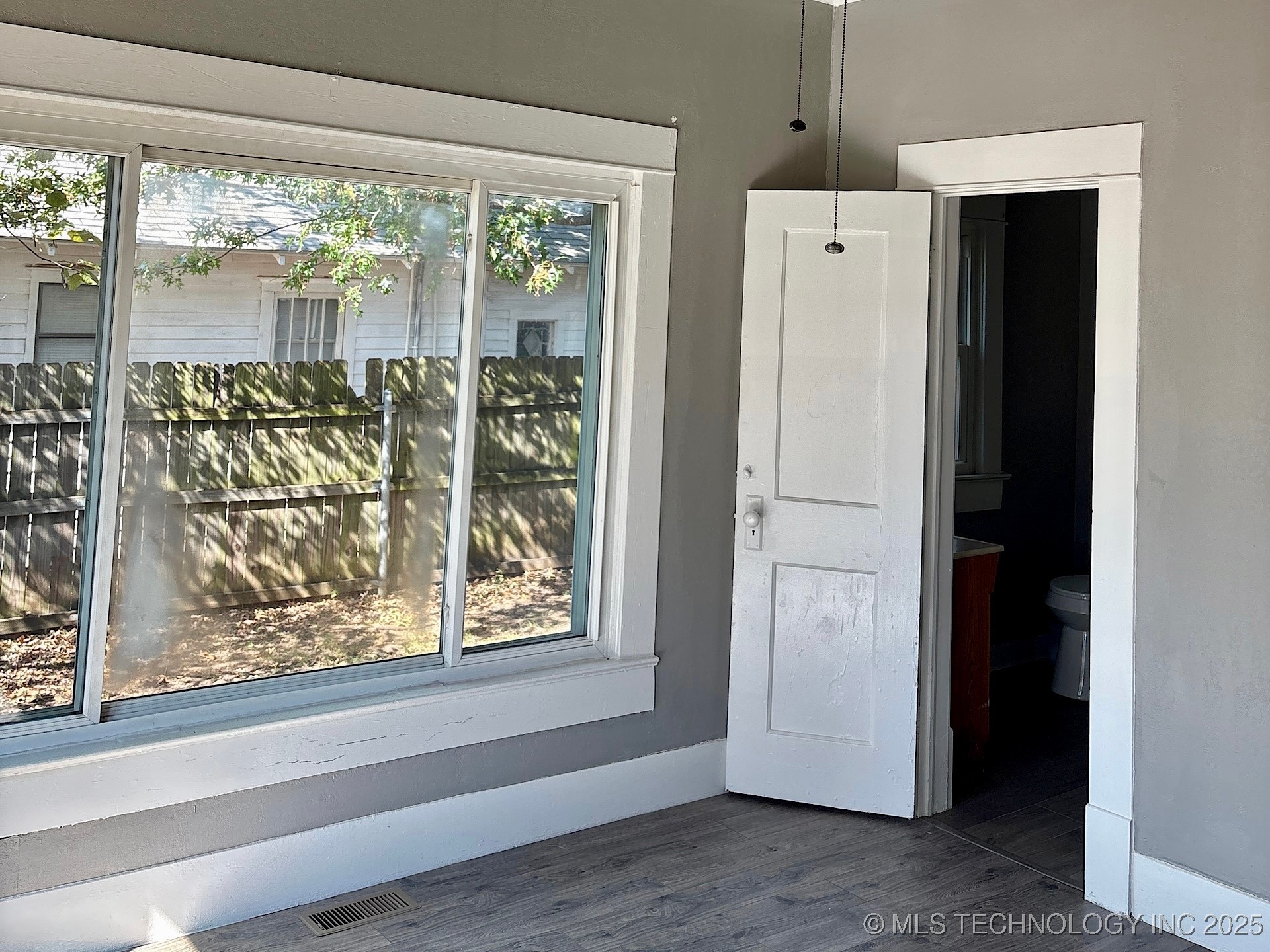 708 E Broadway Avenue Property Photo 23