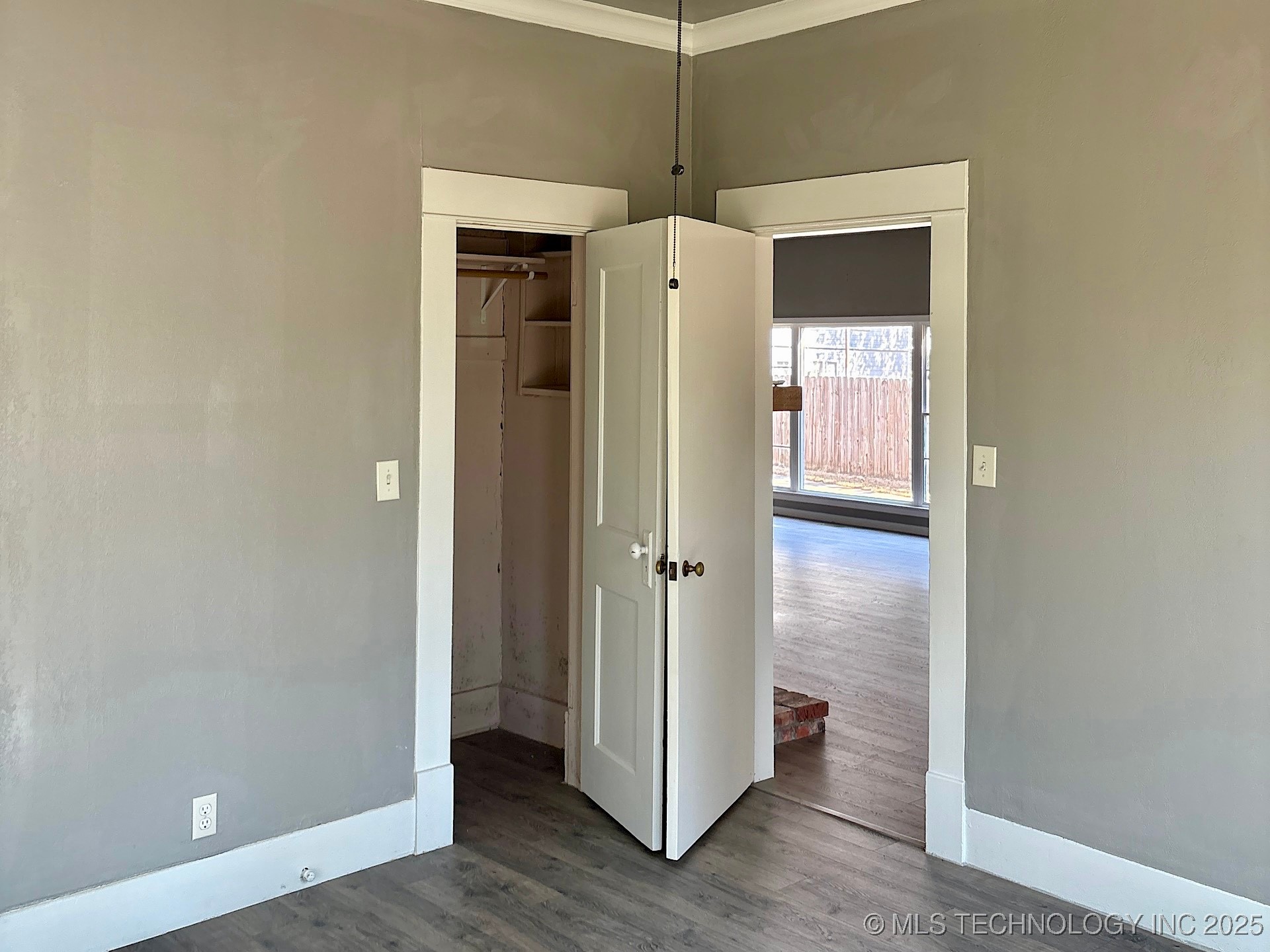 708 E Broadway Avenue Property Photo 31