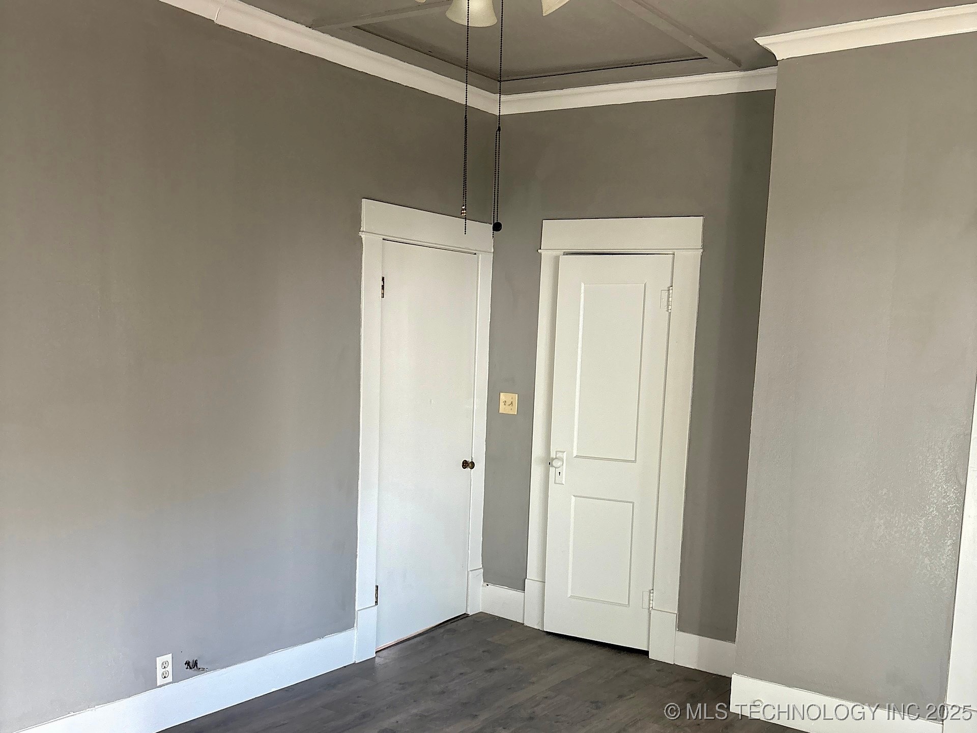 708 E Broadway Avenue Property Photo 32