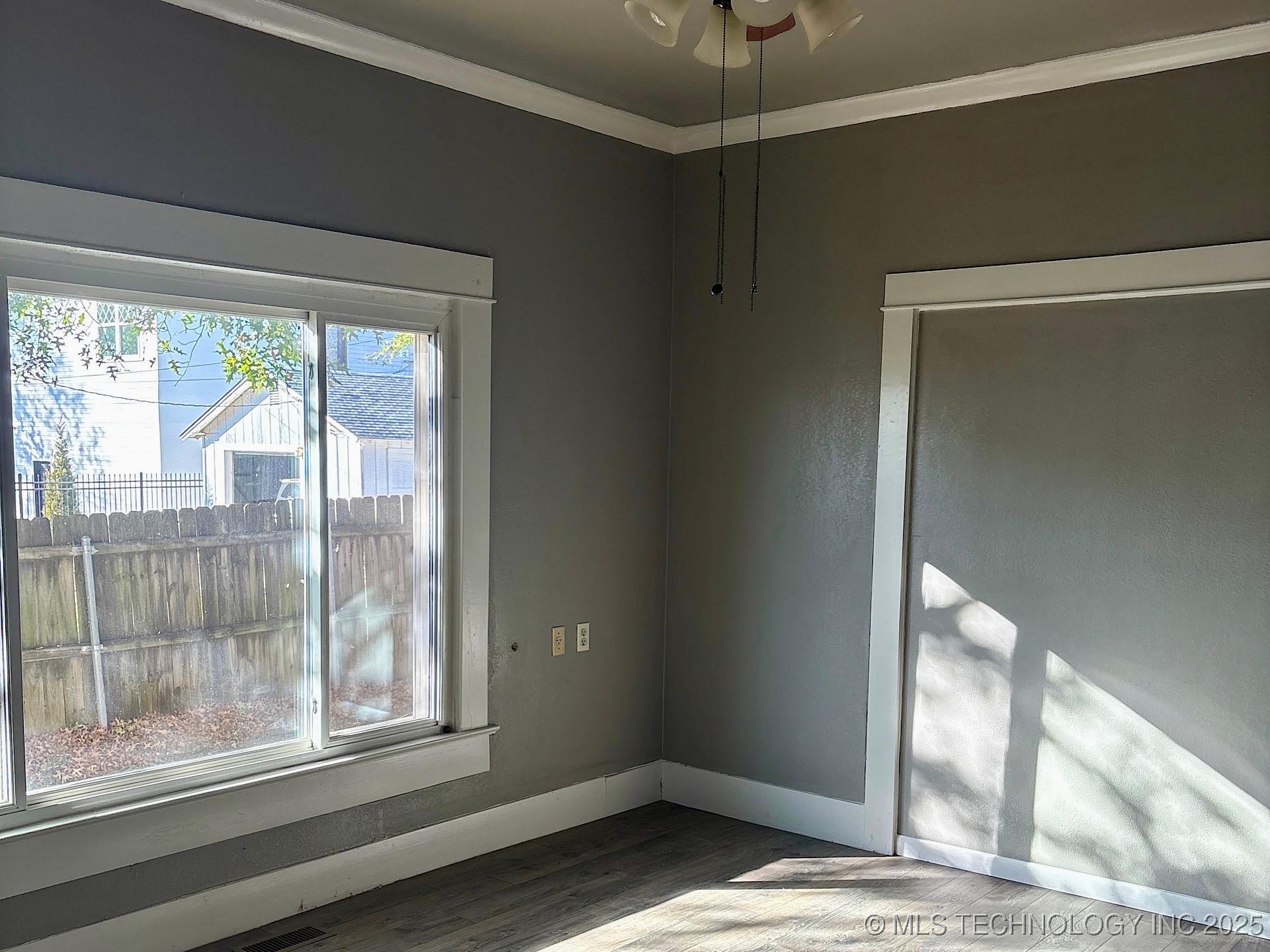 708 E Broadway Avenue Property Photo 34