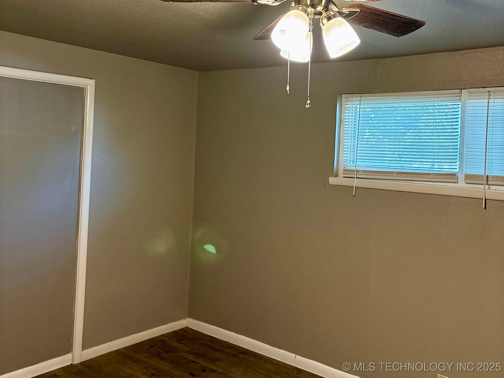 708 E Broadway Avenue Property Photo 42