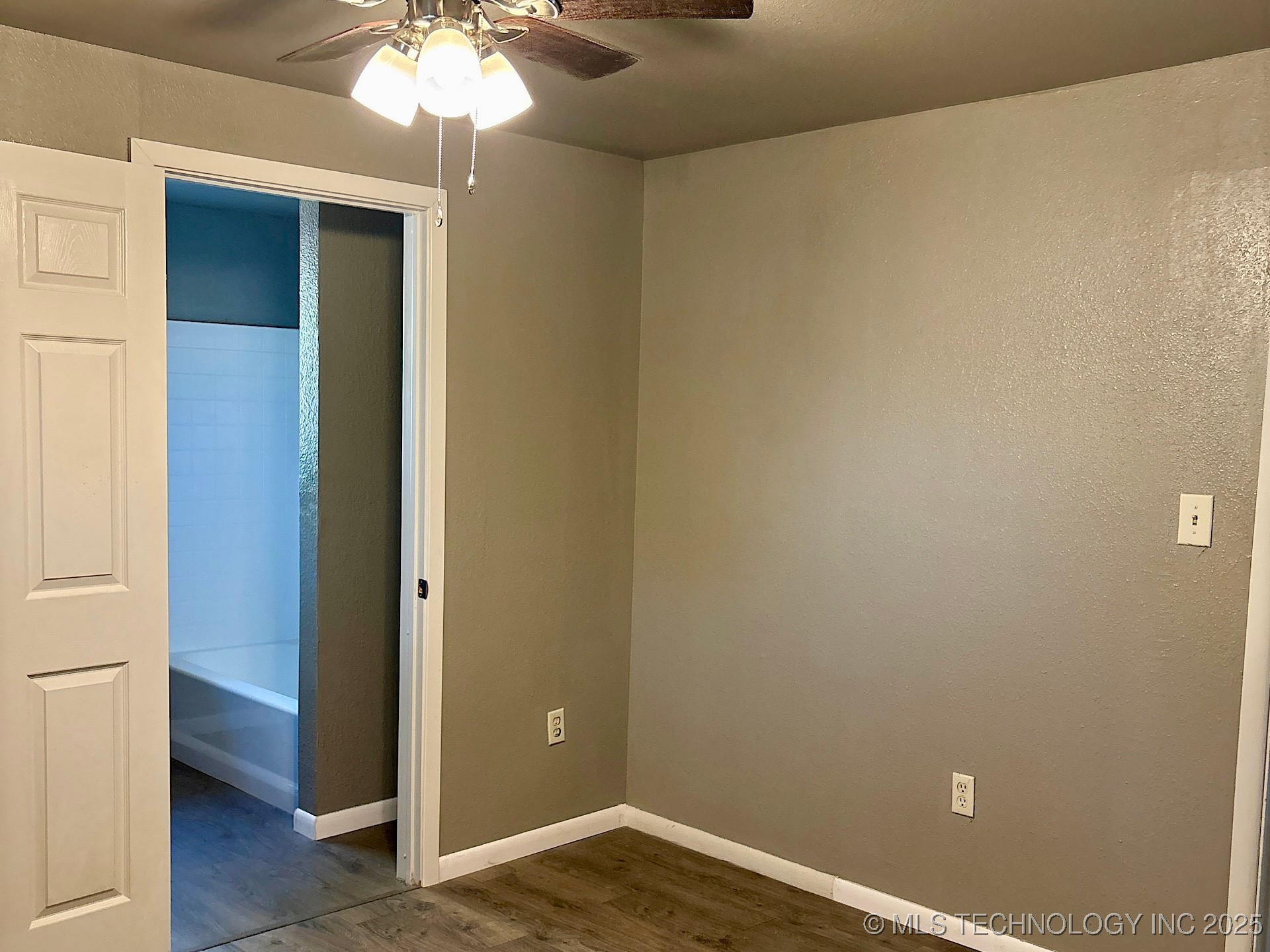 708 E Broadway Avenue Property Photo 43