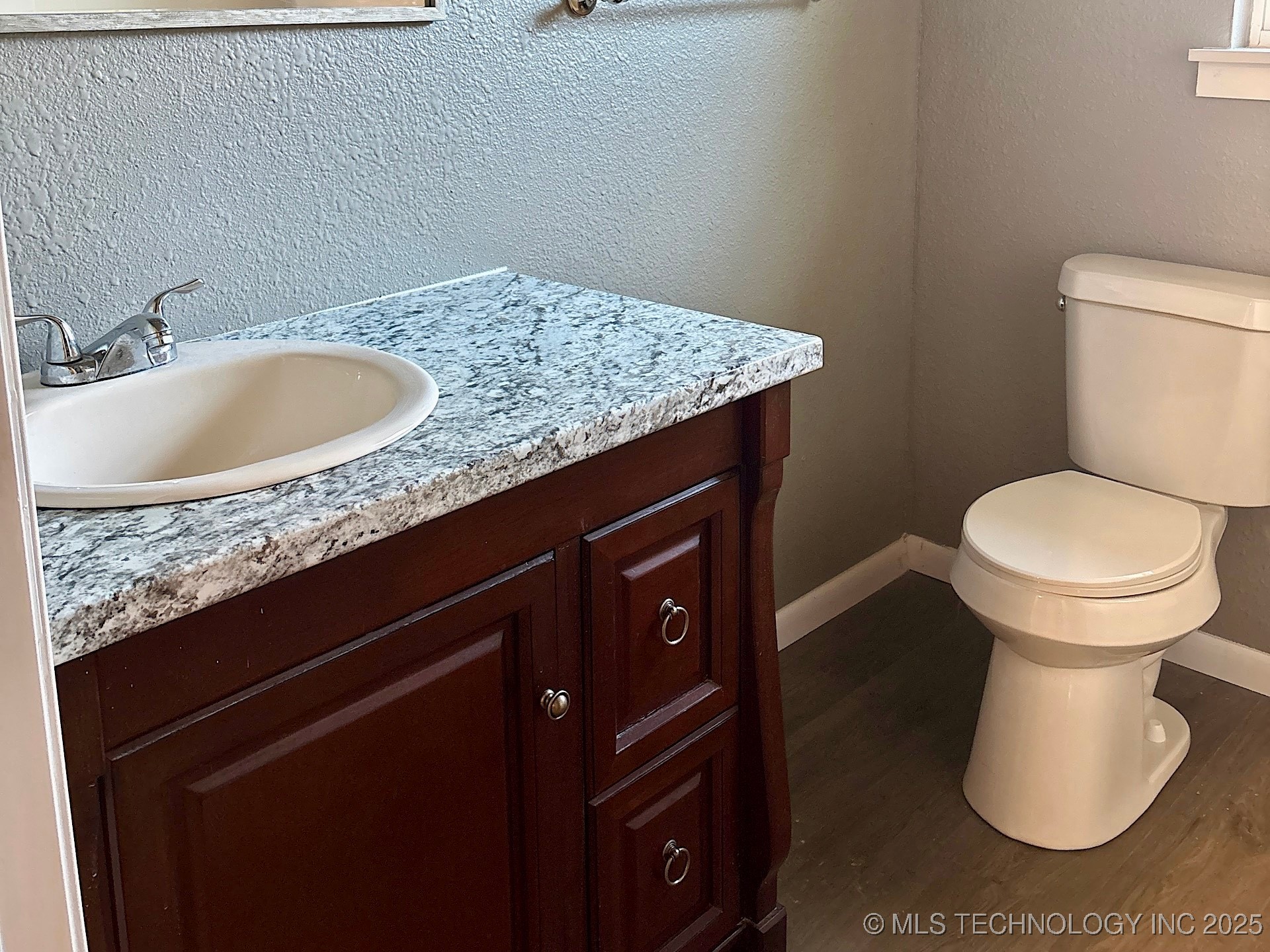 708 E Broadway Avenue Property Photo 46