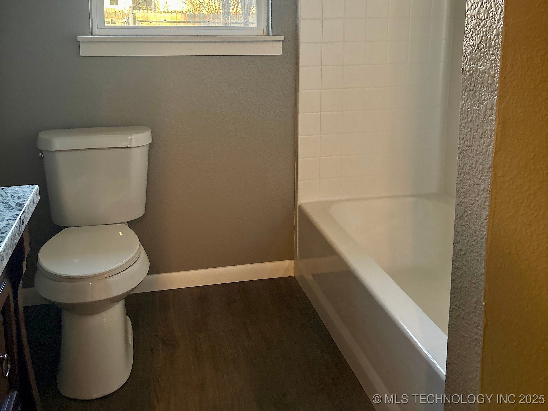 708 E Broadway Avenue Property Photo 47