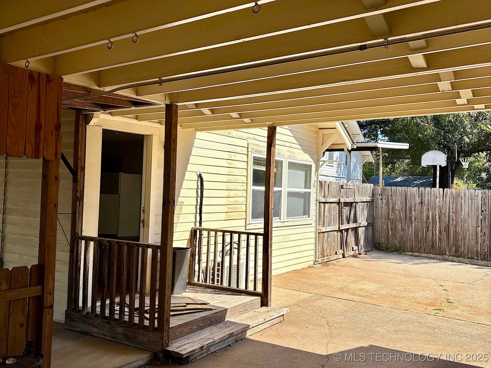 708 E Broadway Avenue Property Photo 54