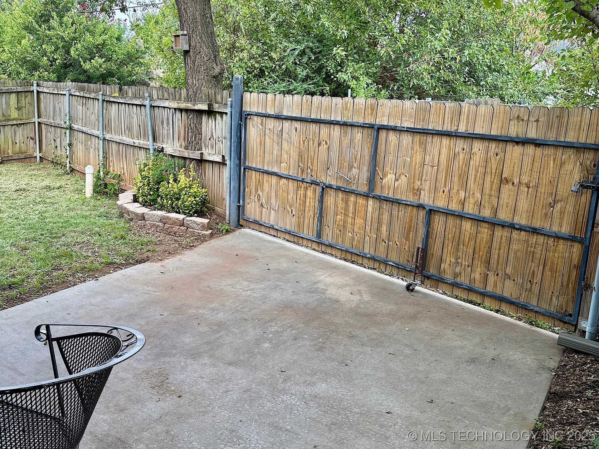 708 E Broadway Avenue Property Photo 55