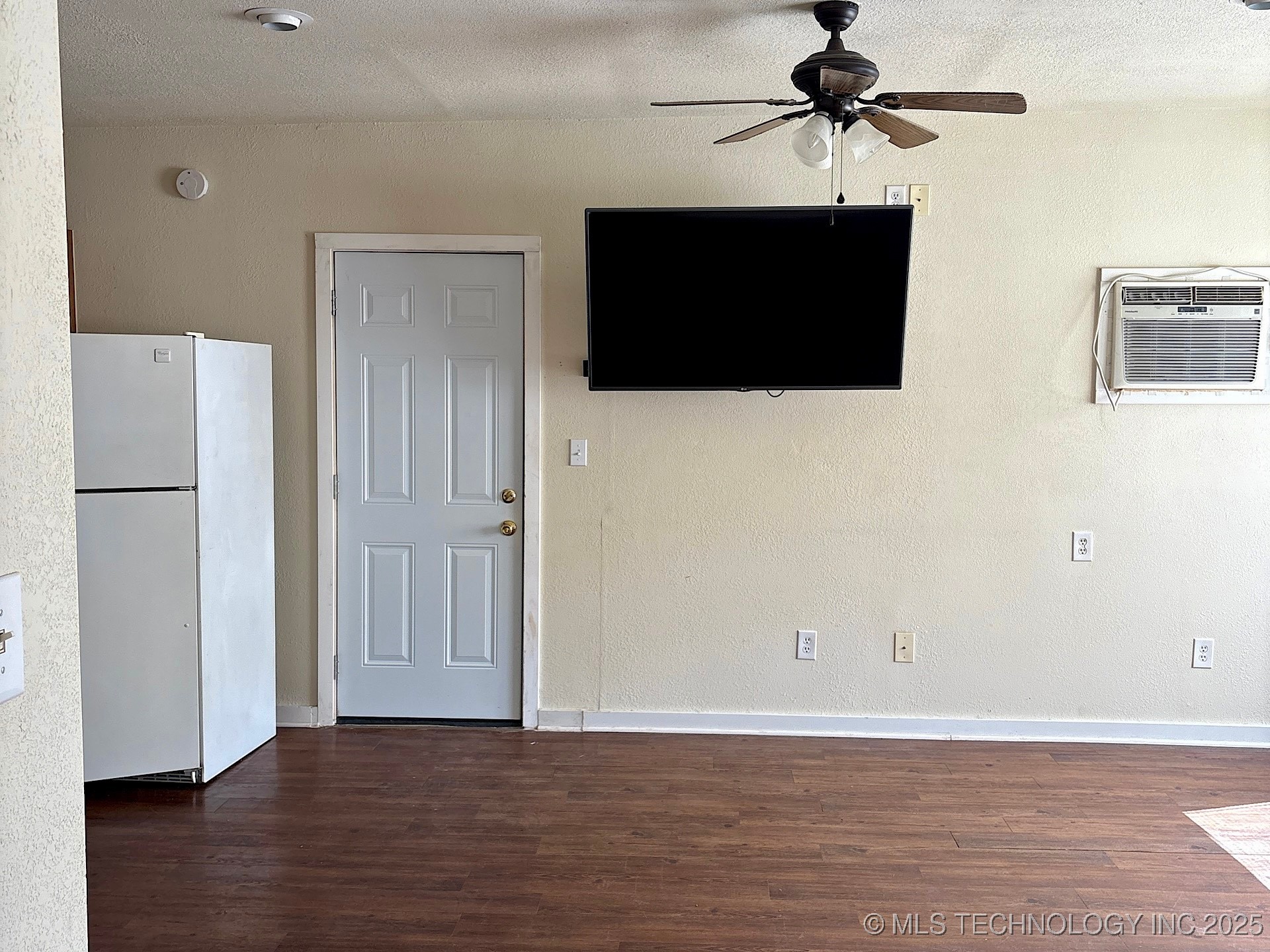 708 E Broadway Avenue Property Photo 57