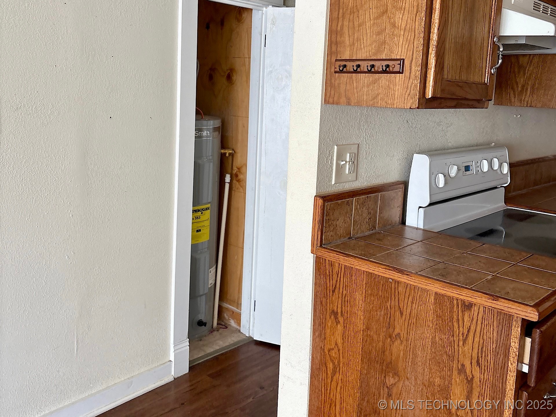 708 E Broadway Avenue Property Photo 59