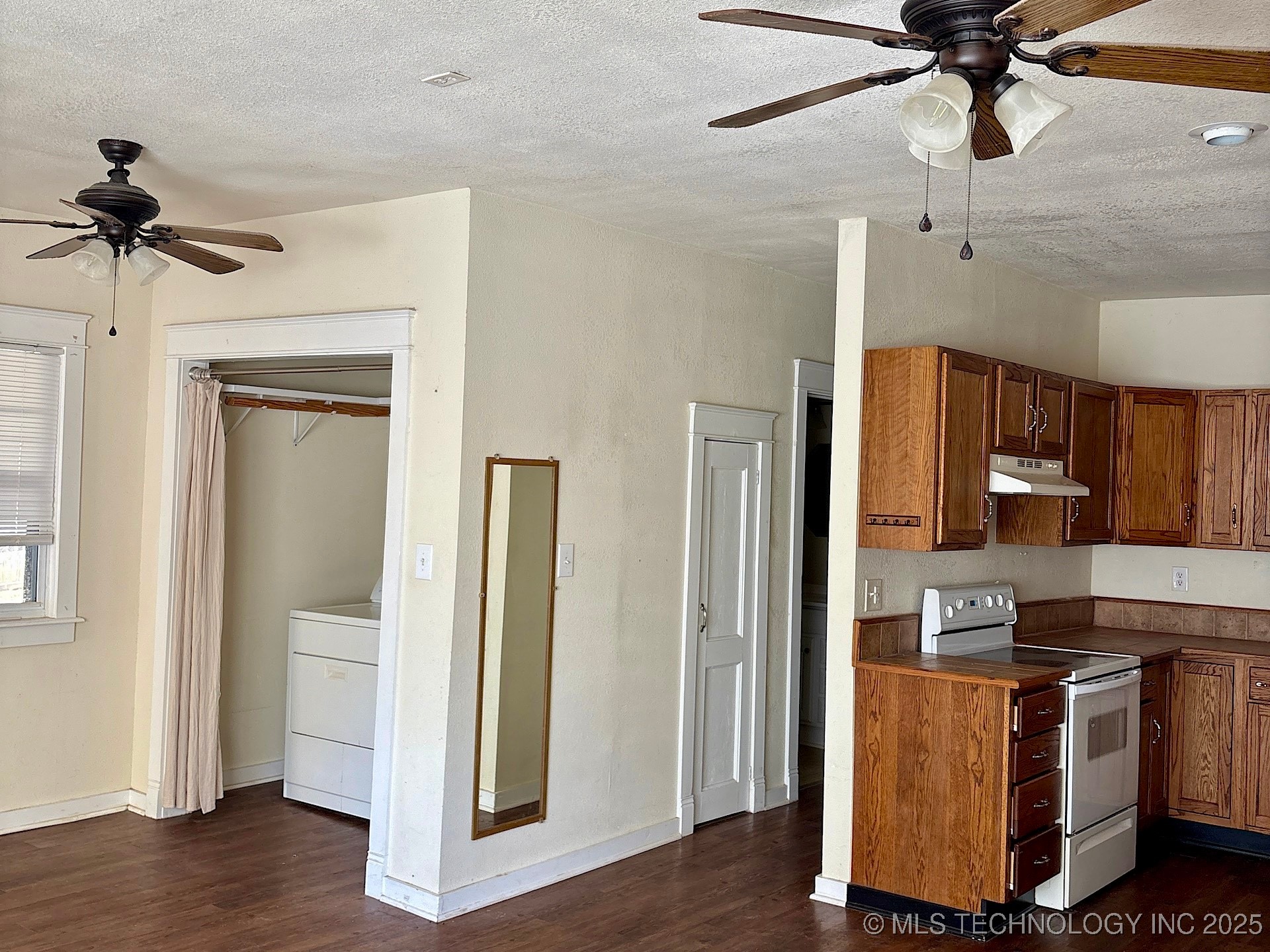 708 E Broadway Avenue Property Photo 69