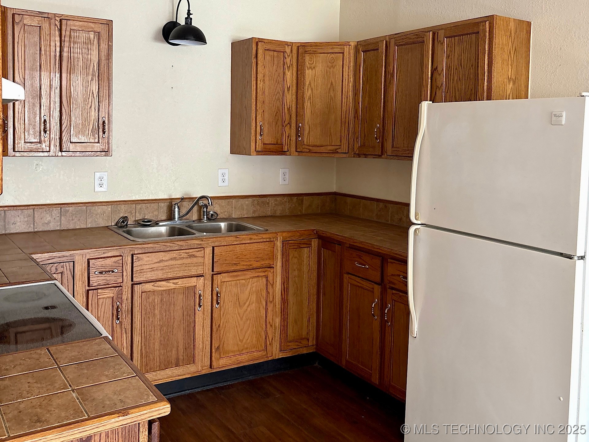 708 E Broadway Avenue Property Photo 72