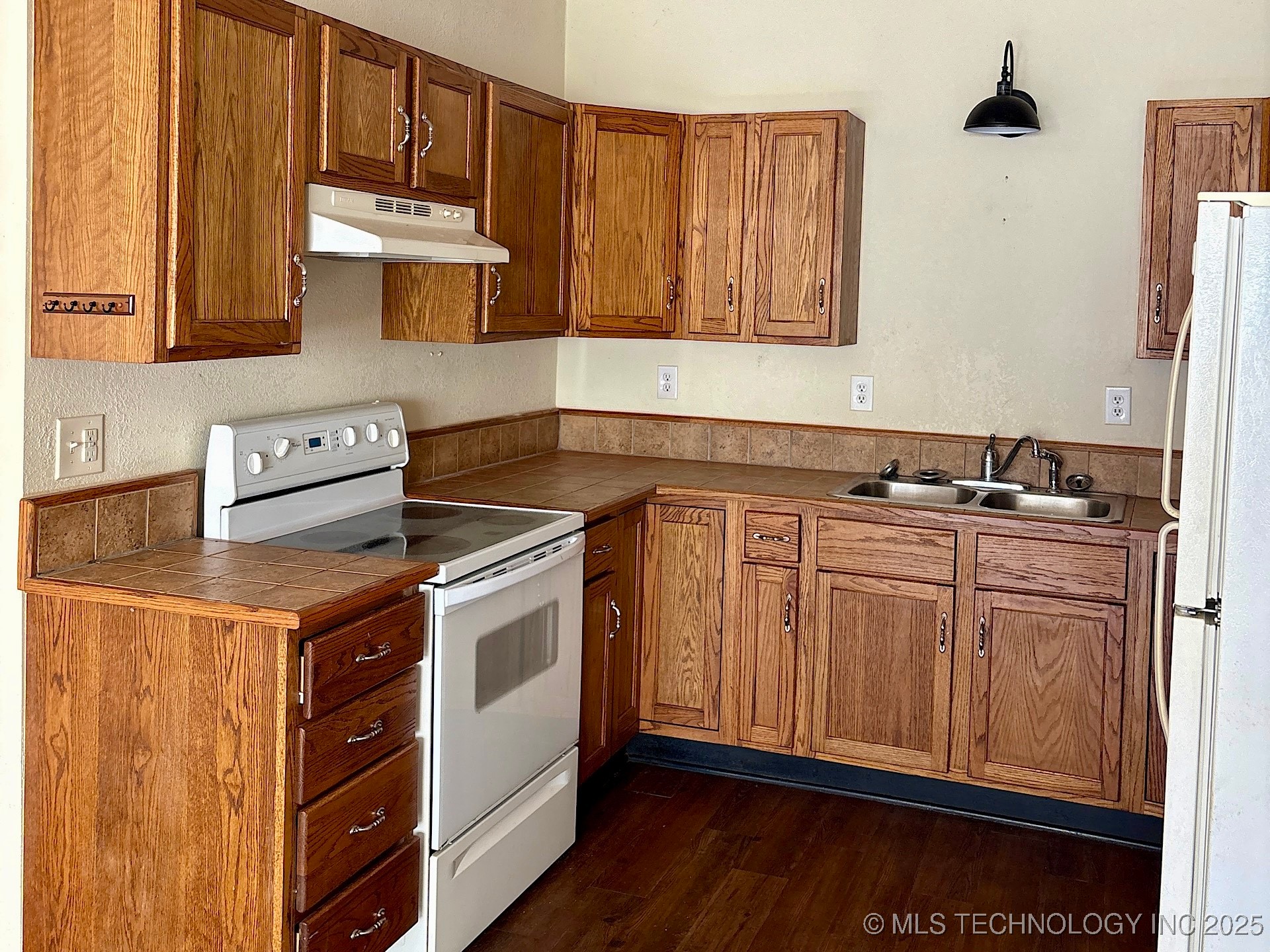 708 E Broadway Avenue Property Photo 73