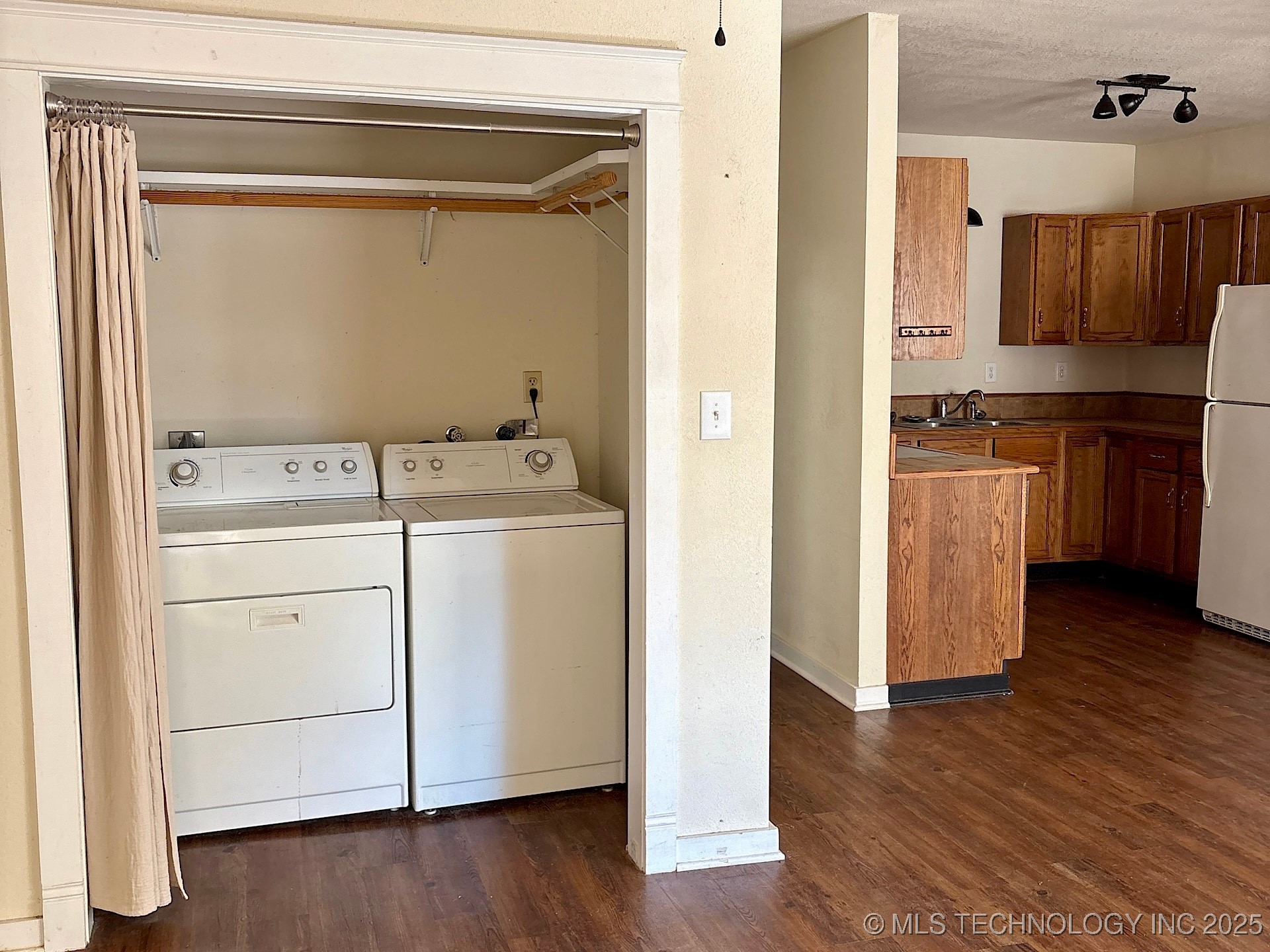 708 E Broadway Avenue Property Photo 75