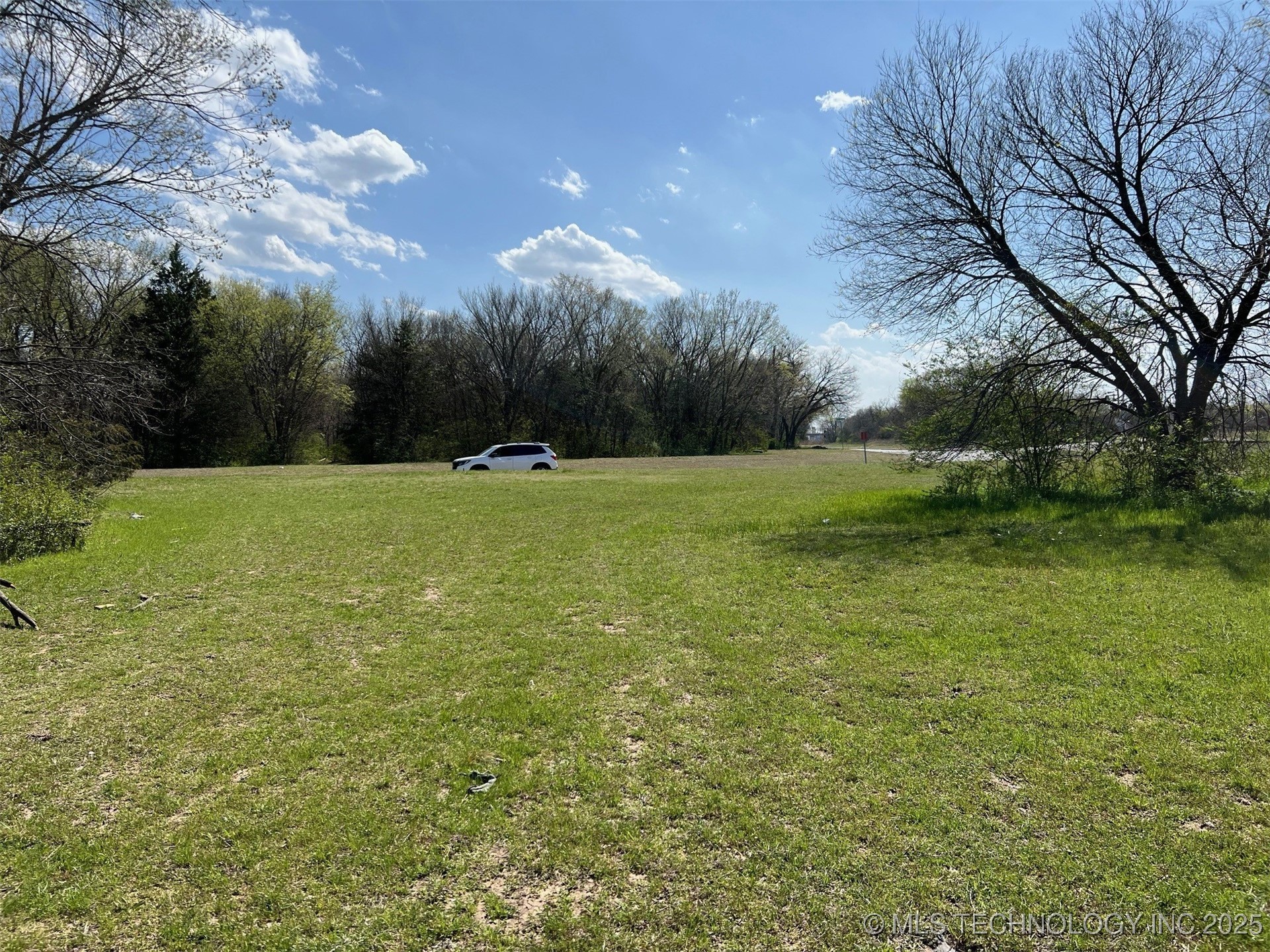 805 11th Ne Property Photo 3