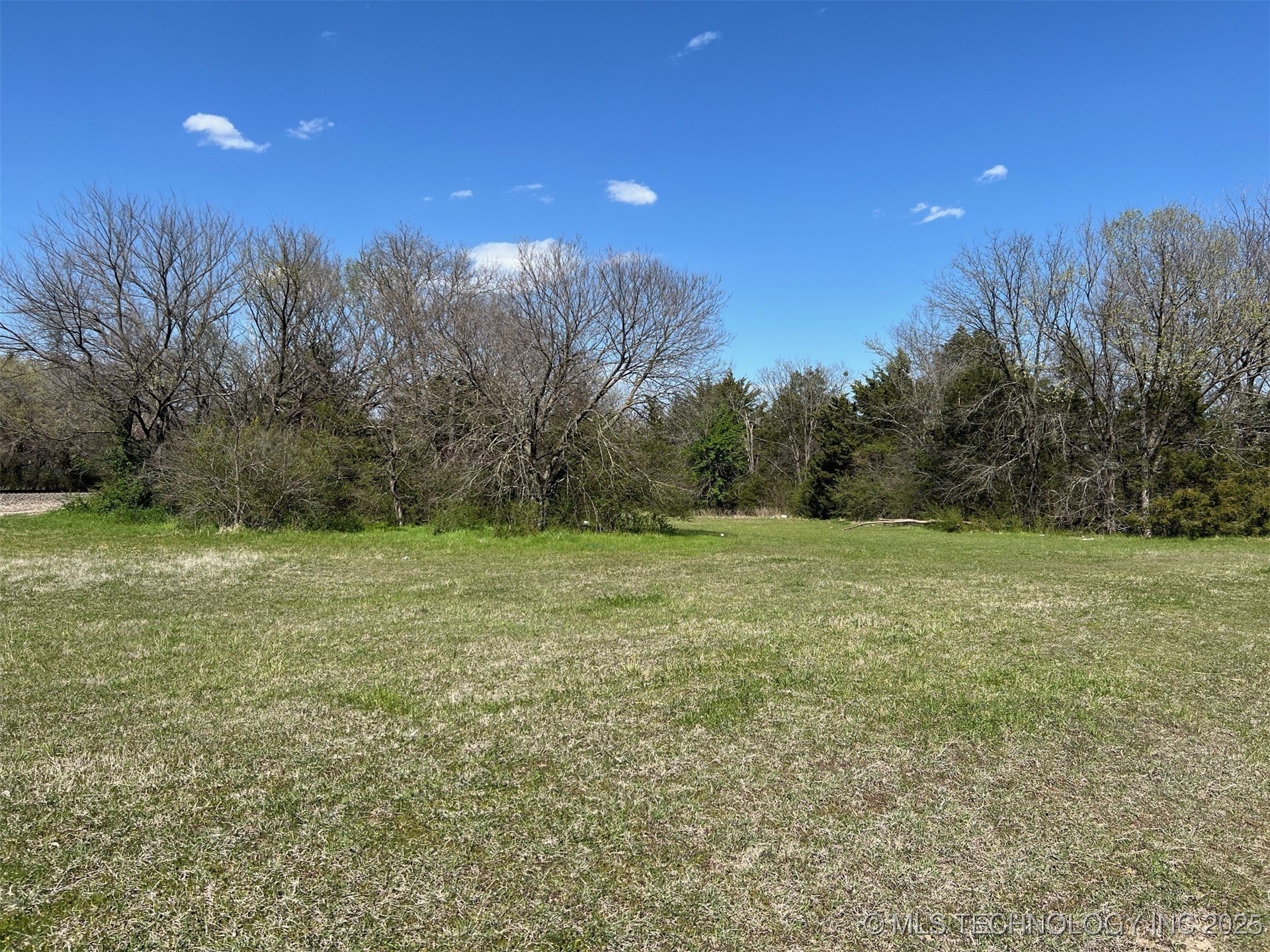 805 11th Ne Property Photo 4