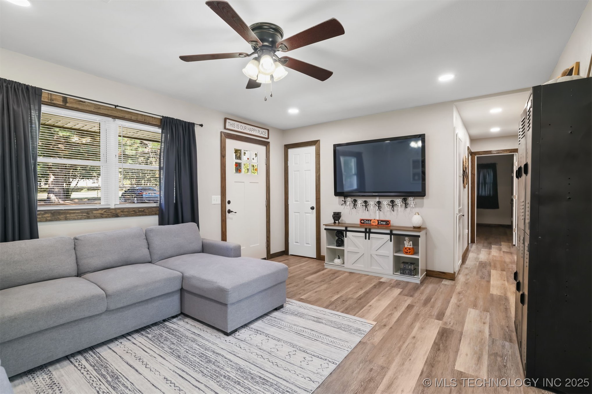 418 Hilltop Hollow Property Photo 11