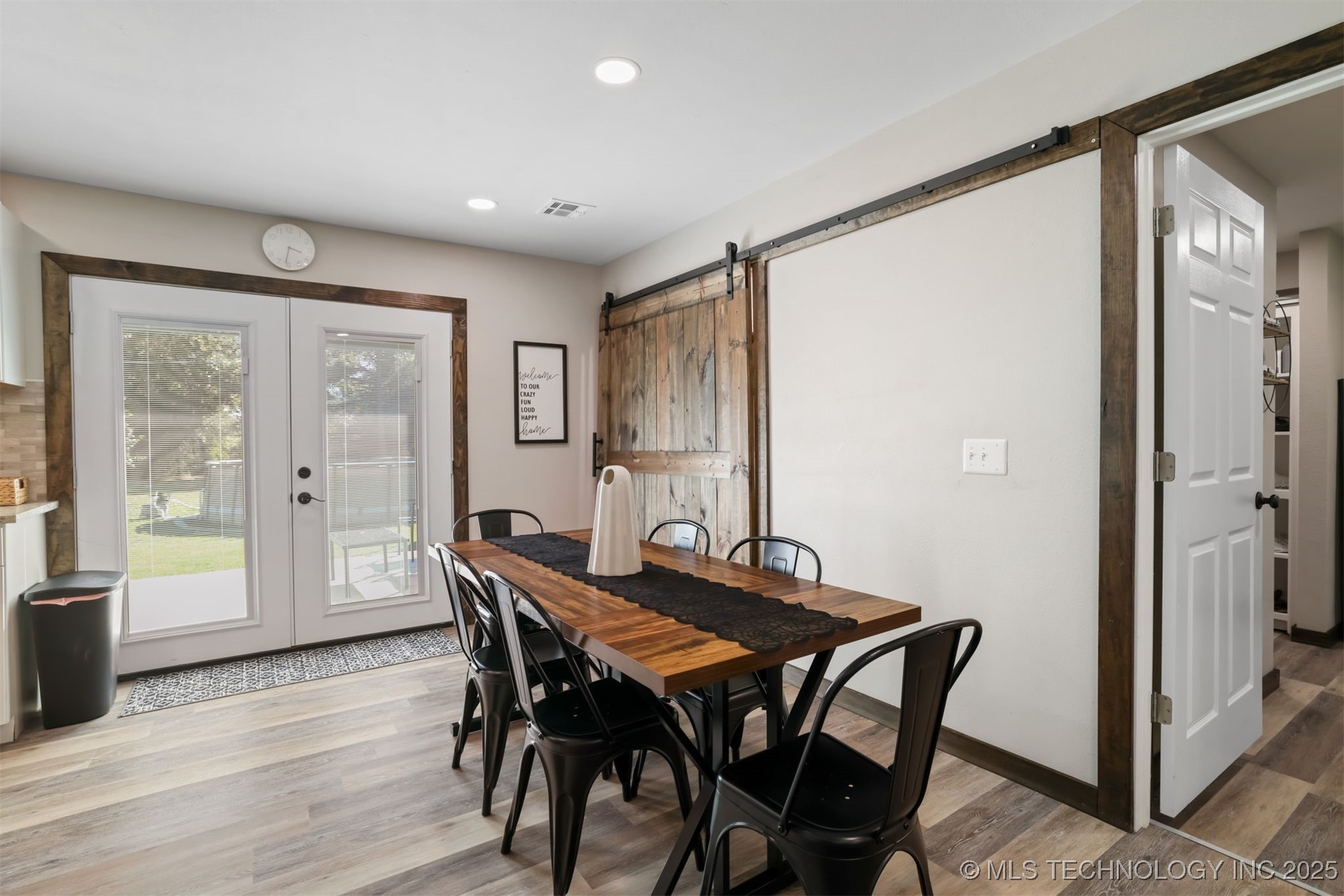 418 Hilltop Hollow Property Photo 12