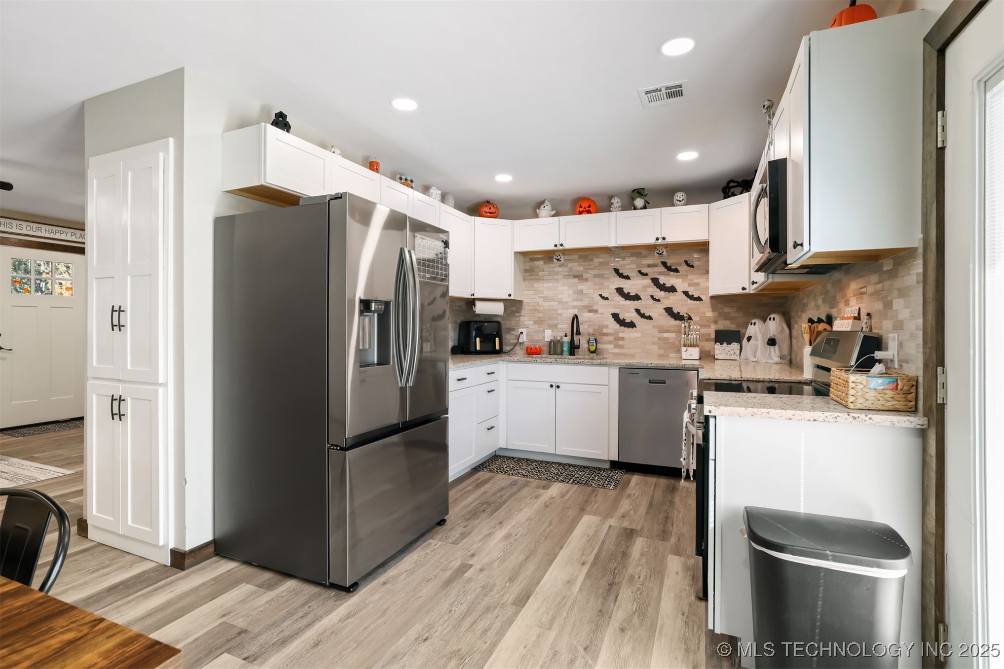 418 Hilltop Hollow Property Photo 13