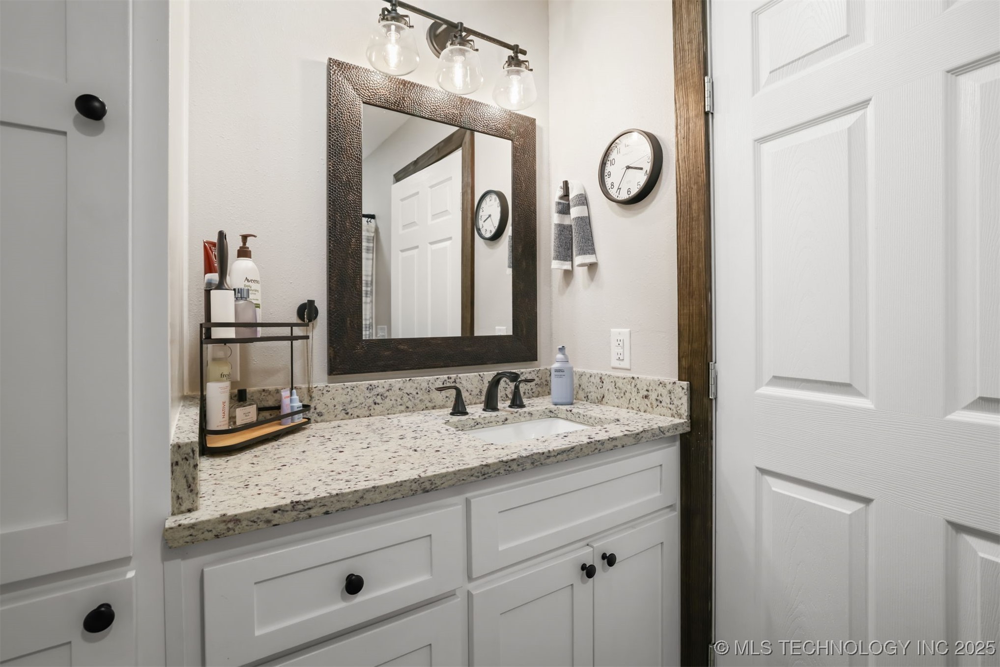 418 Hilltop Hollow Property Photo 19