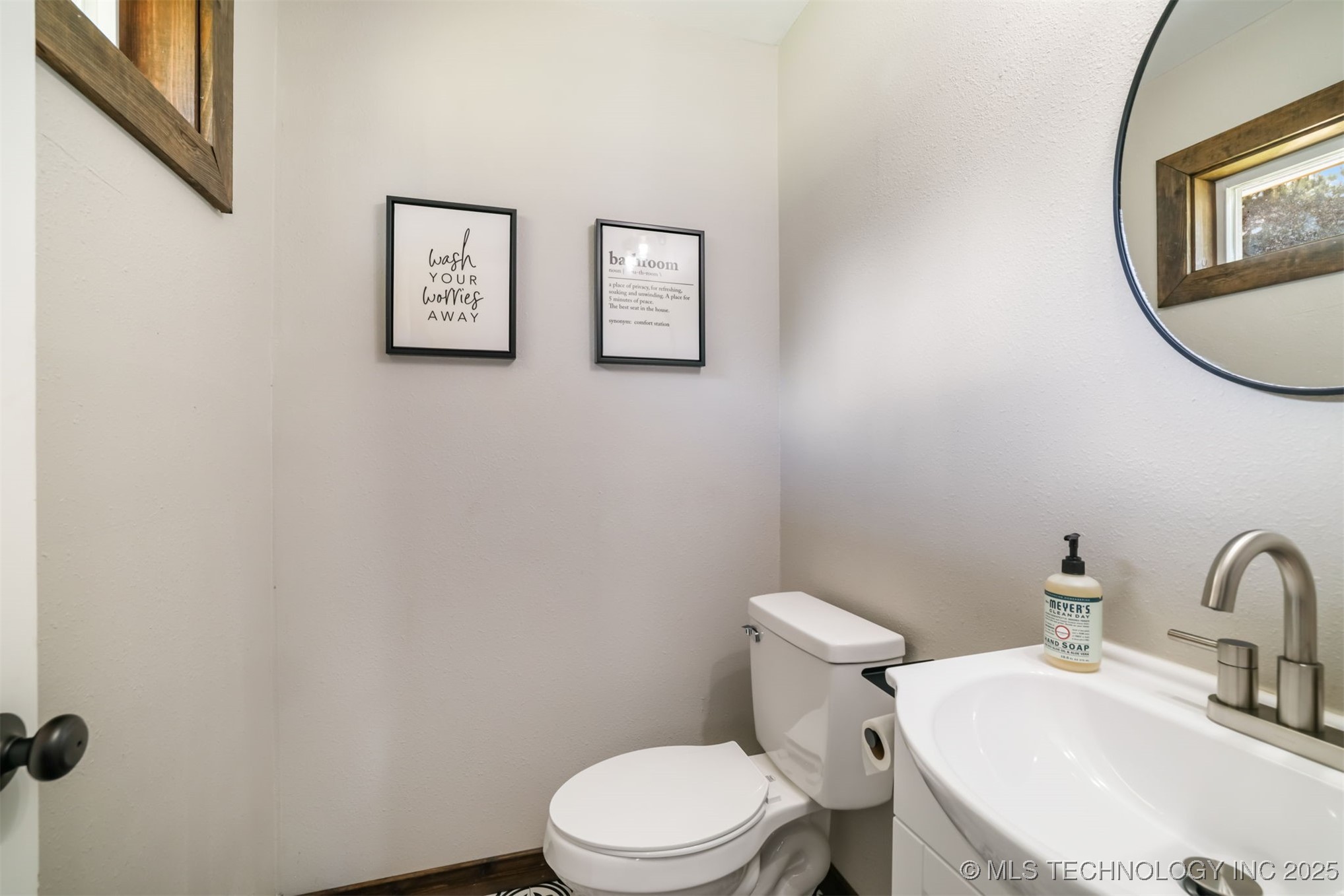 418 Hilltop Hollow Property Photo 27