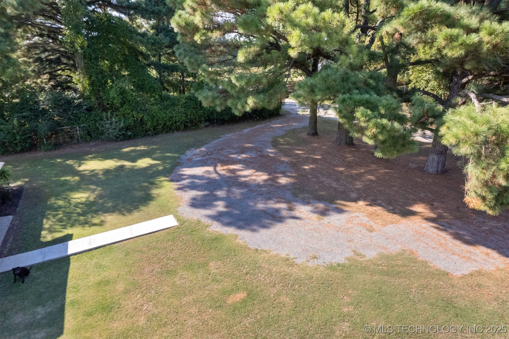 418 Hilltop Hollow Property Photo 31