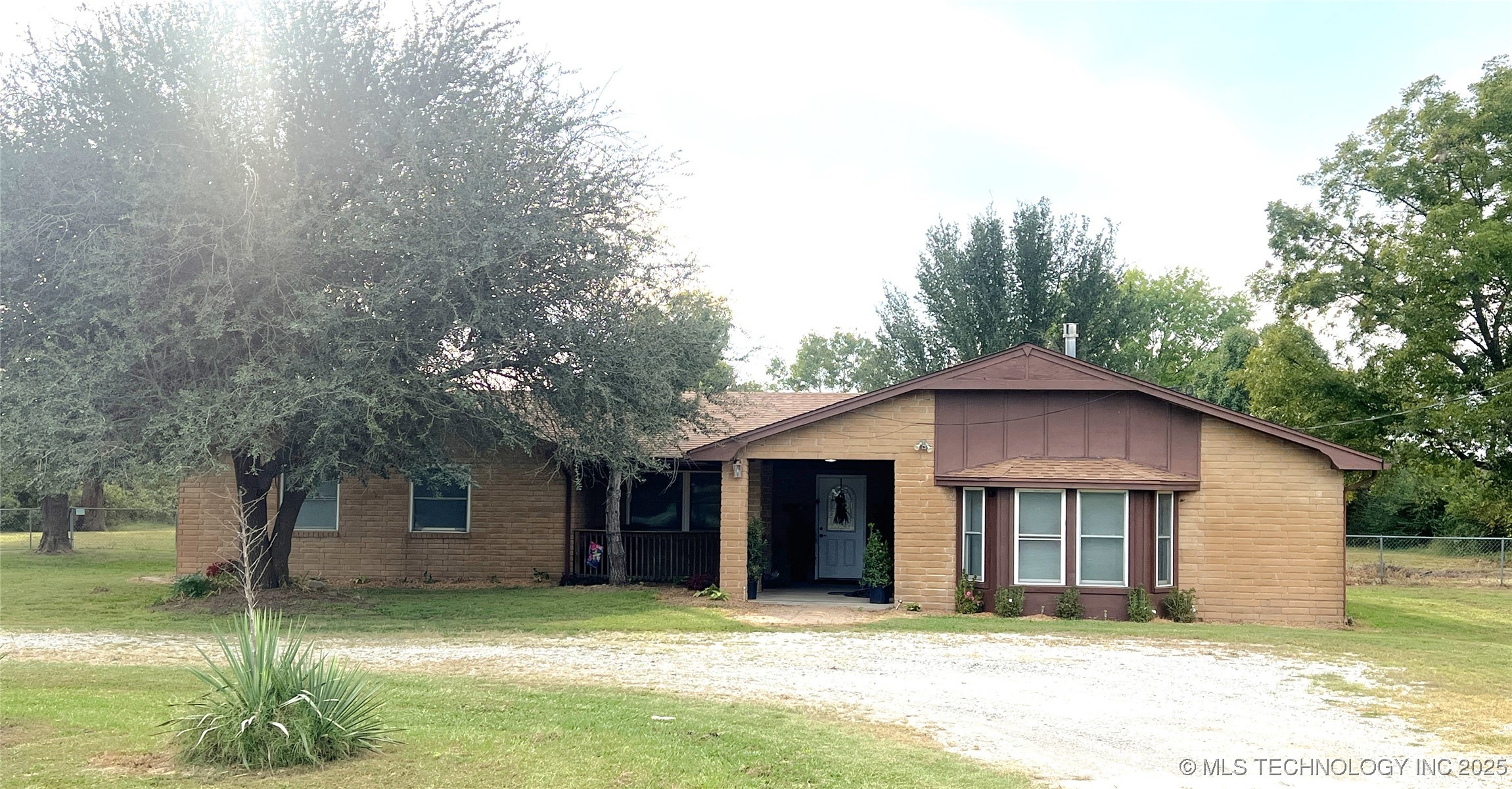 24273 Highway 2 Property Photo 1