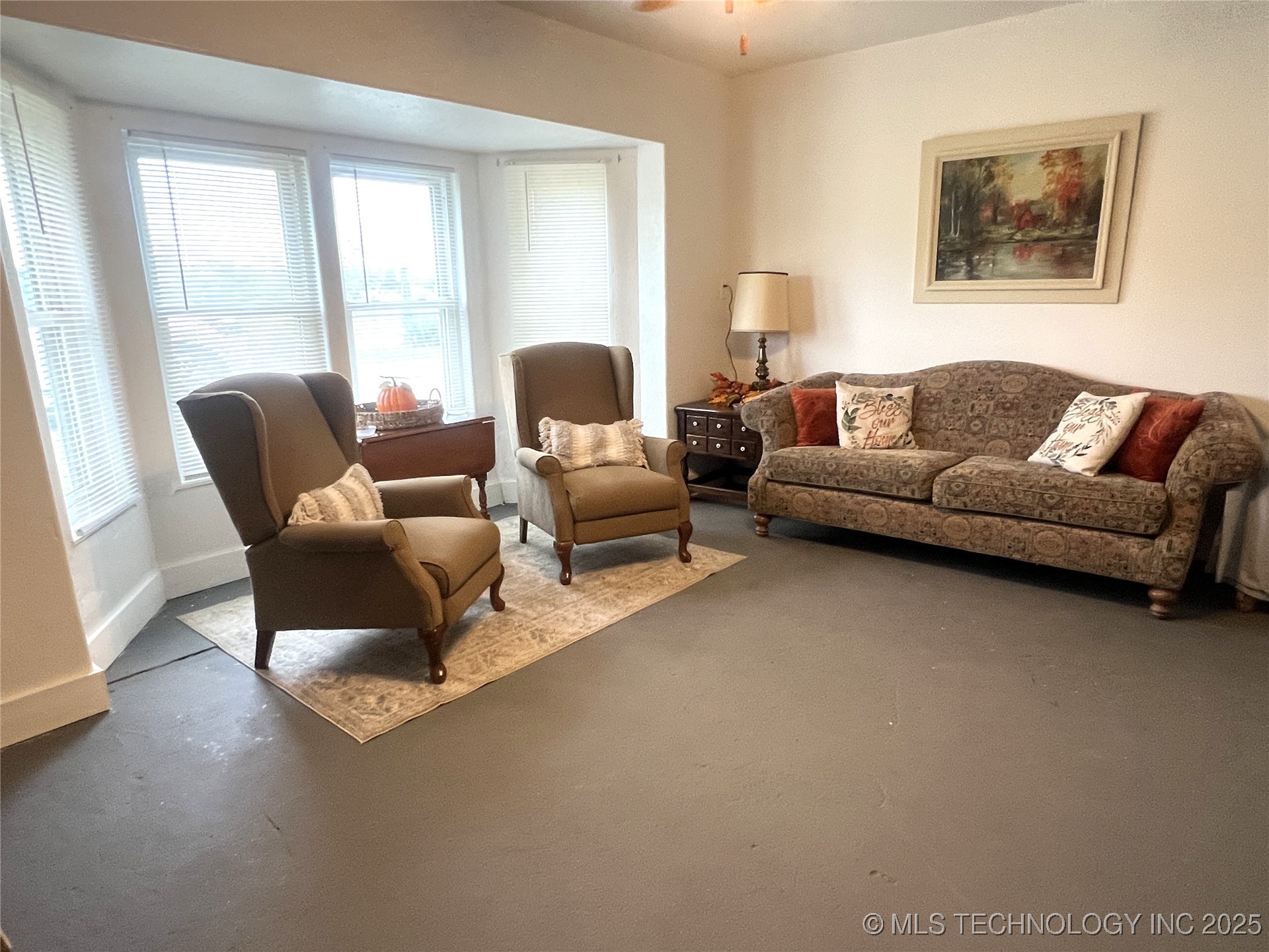 24273 Highway 2 Property Photo 10