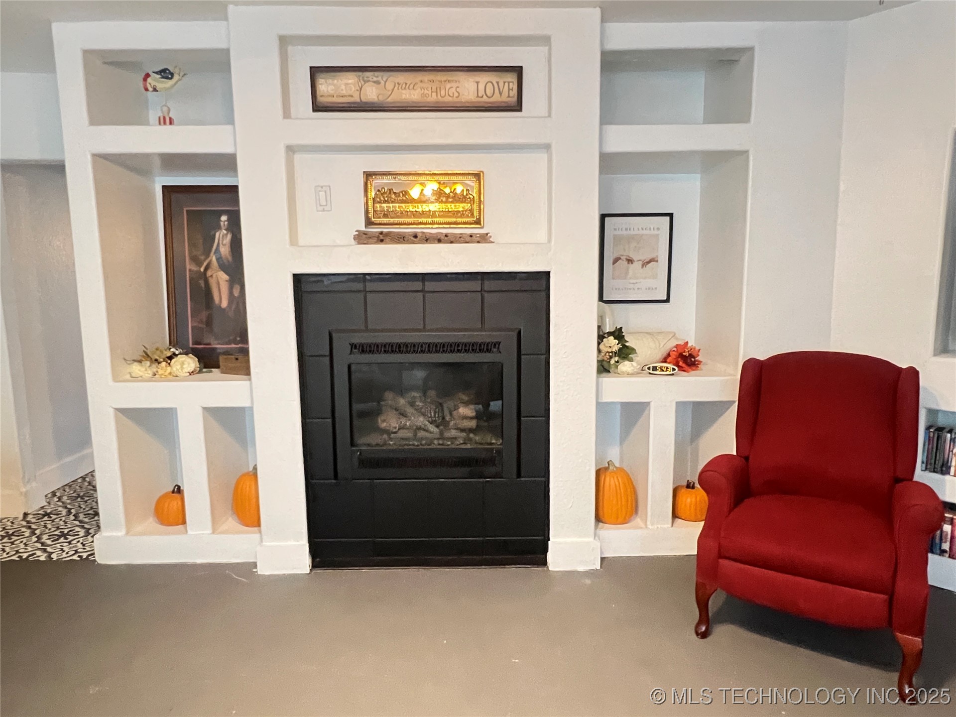 24273 Highway 2 Property Photo 13