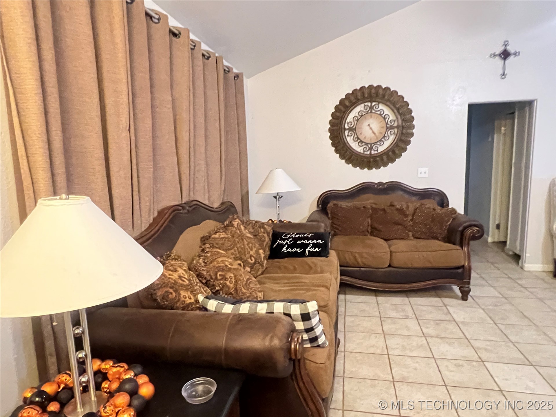 24273 Highway 2 Property Photo 15