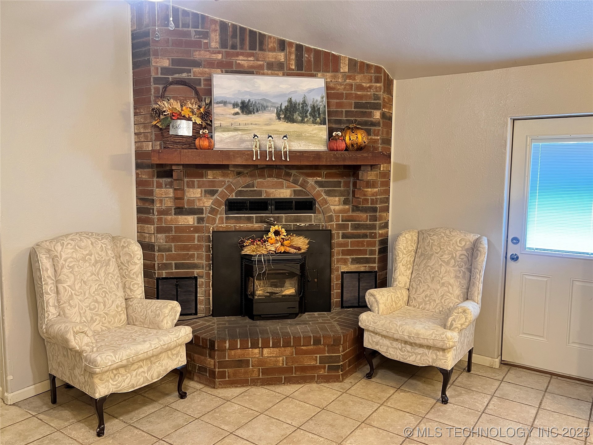 24273 Highway 2 Property Photo 19