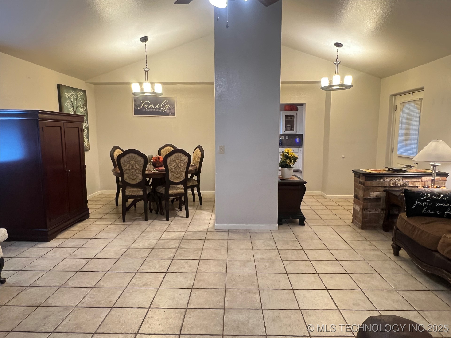 24273 Highway 2 Property Photo 23