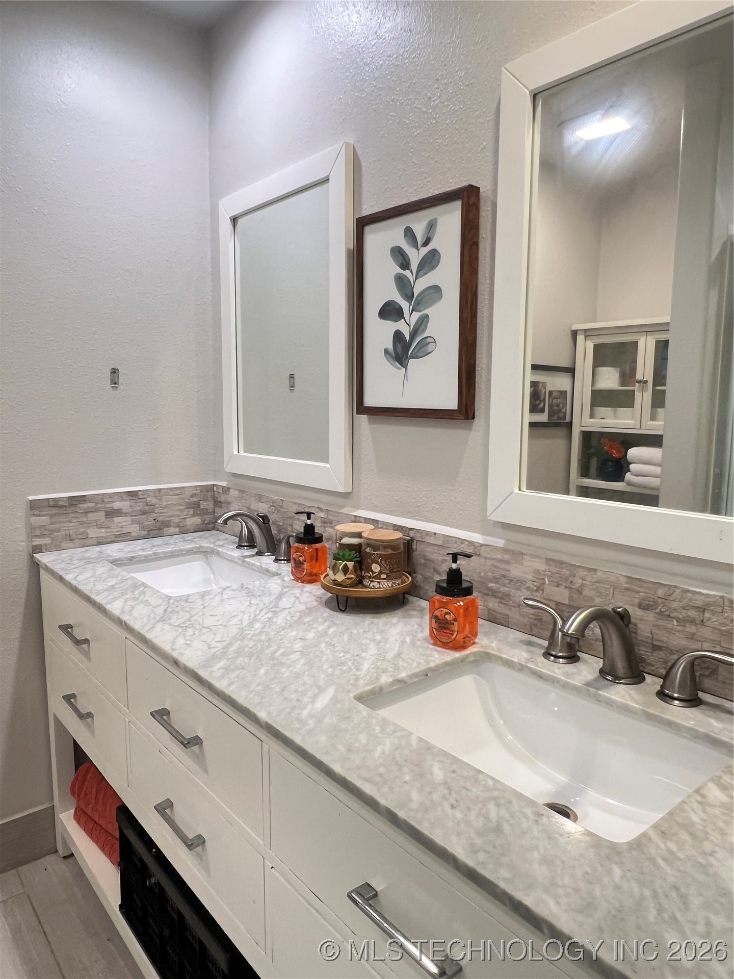 24273 Highway 2 Property Photo 25