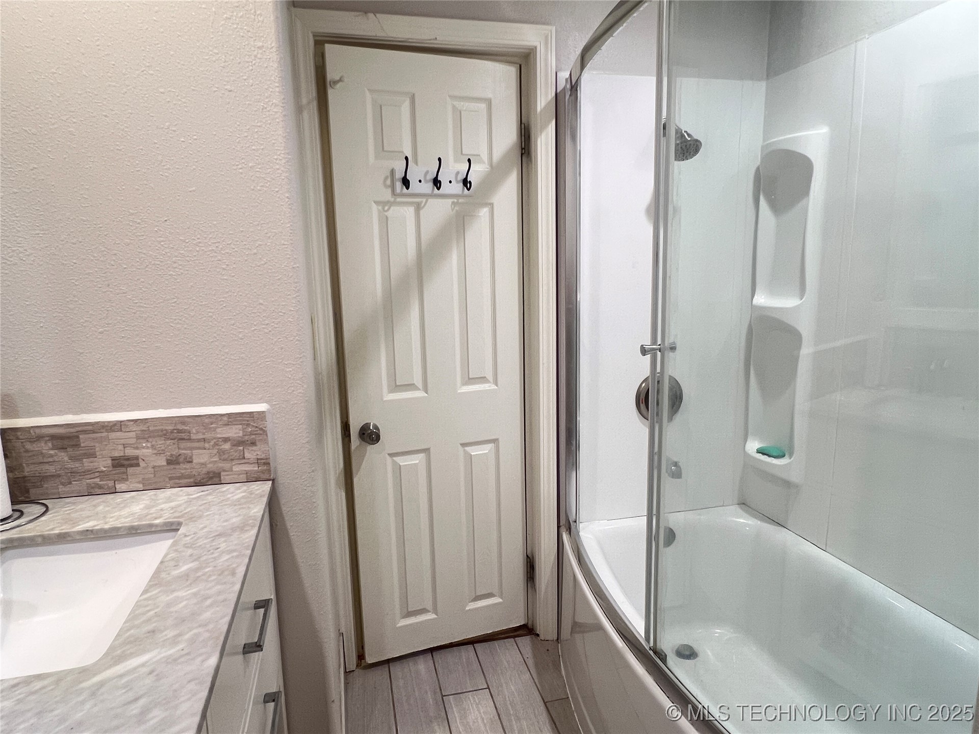 24273 Highway 2 Property Photo 26