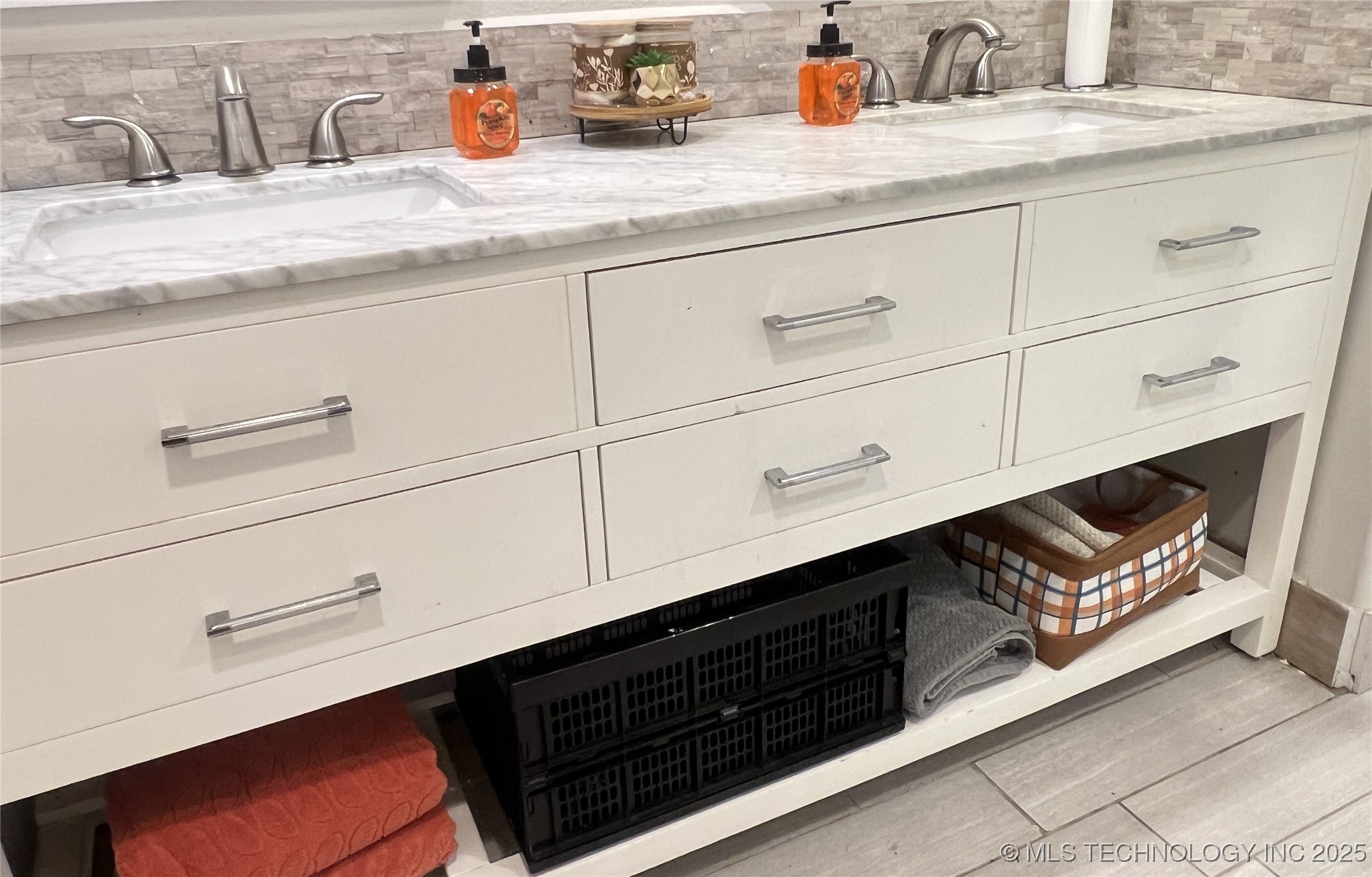 24273 Highway 2 Property Photo 27