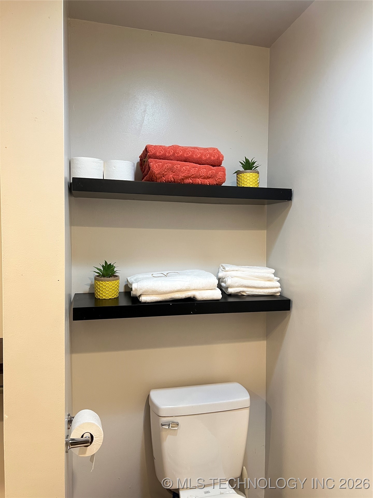 24273 Highway 2 Property Photo 36