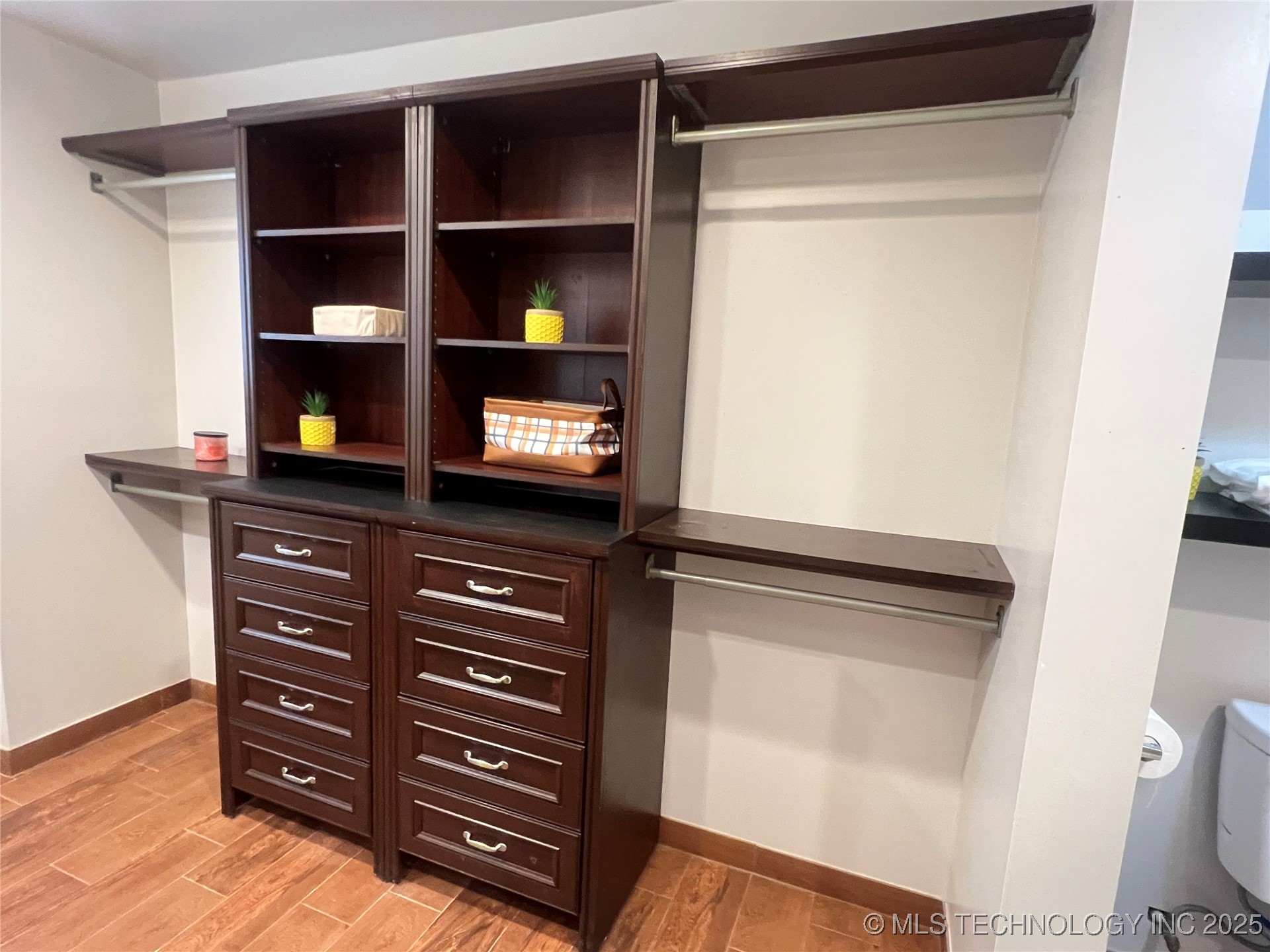 24273 Highway 2 Property Photo 37