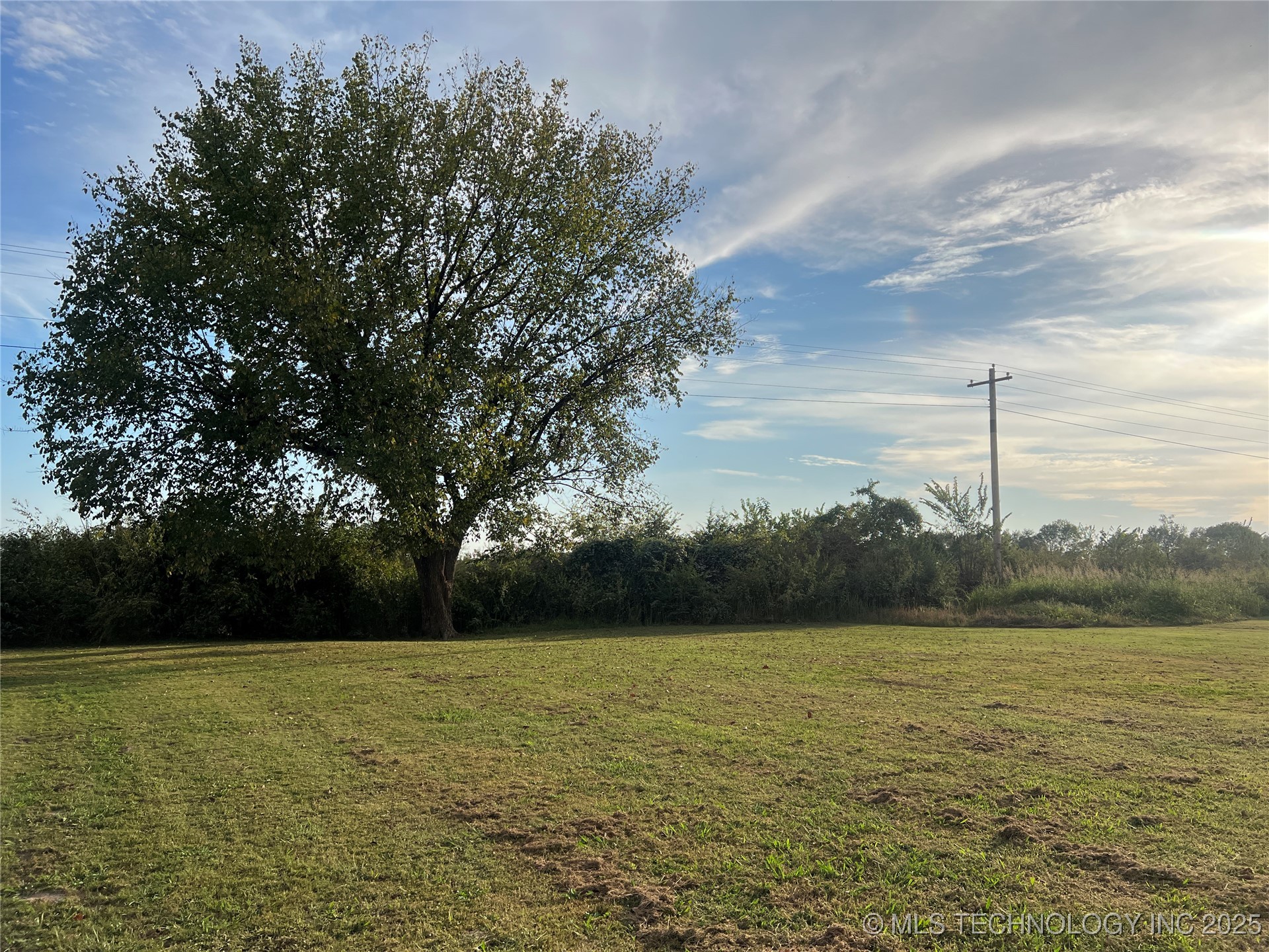 24273 Highway 2 Property Photo 47