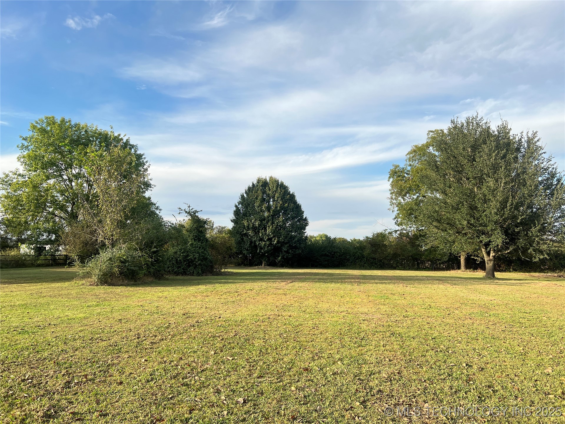 24273 Highway 2 Property Photo 56