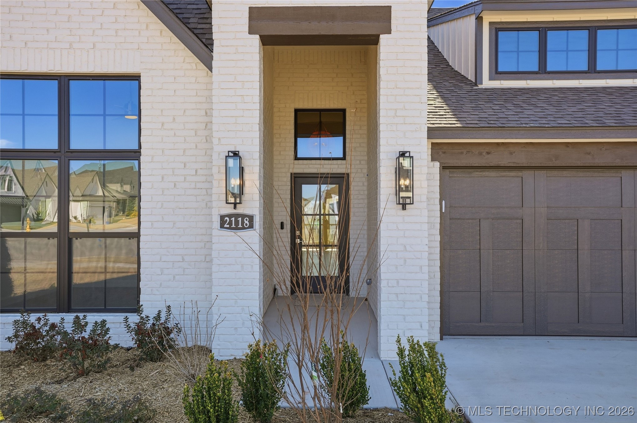 2118 E 138 Street Property Photo 5