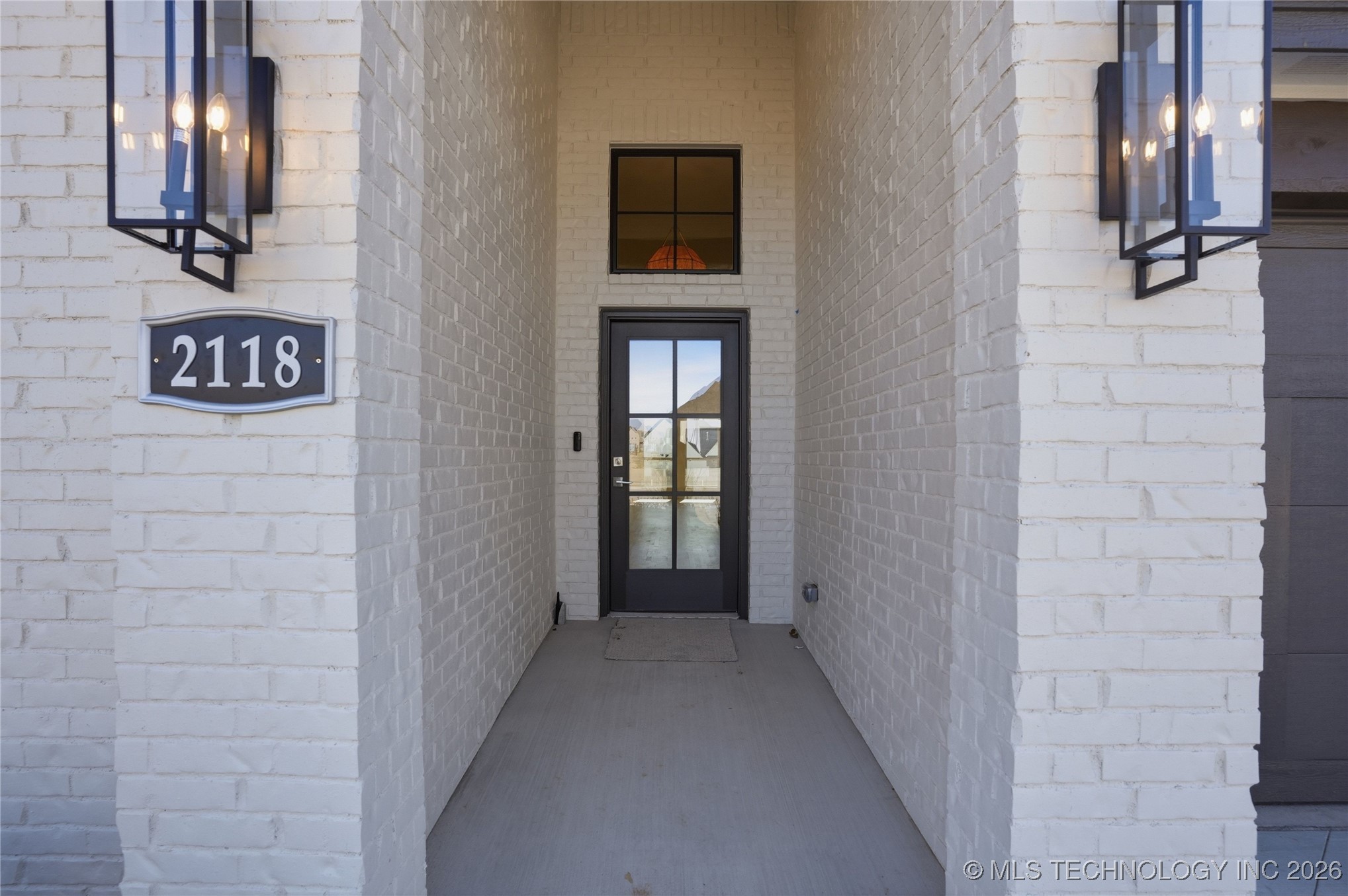 2118 E 138 Street Property Photo 6