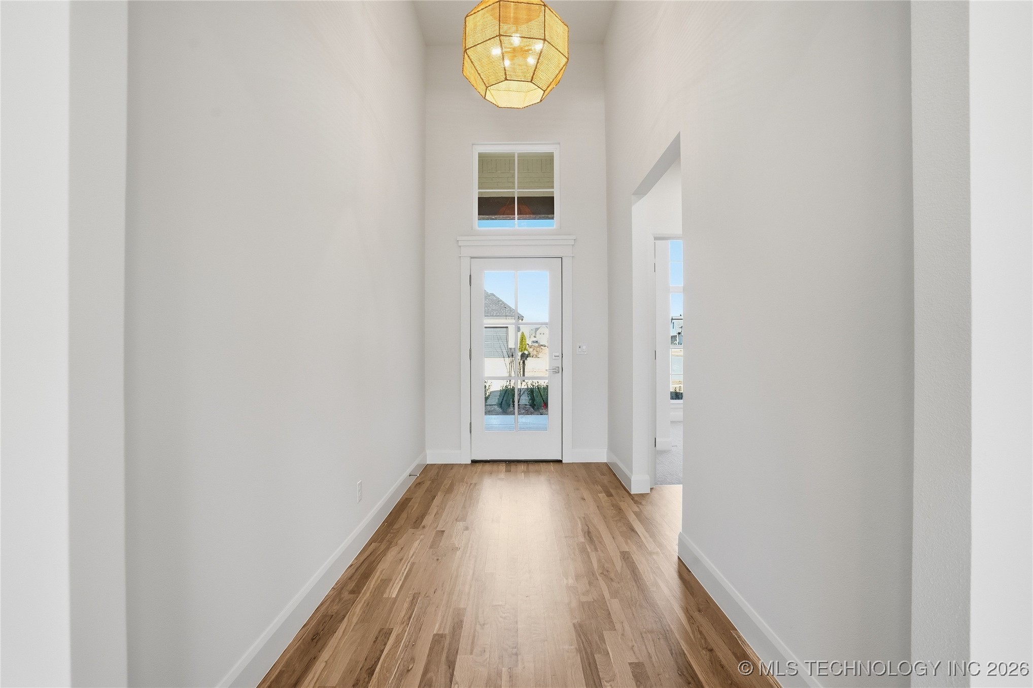 2118 E 138 Street Property Photo 8