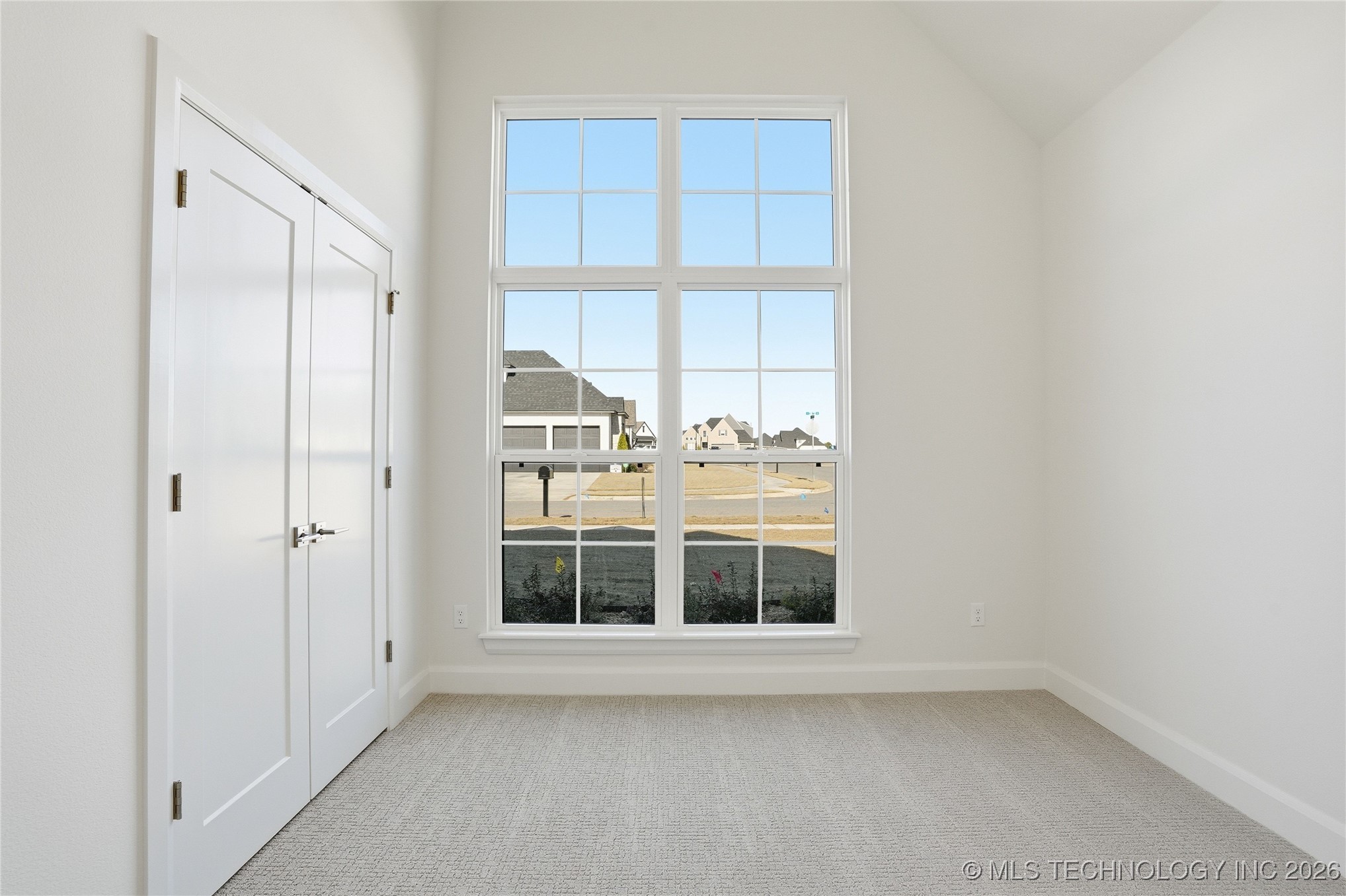 2118 E 138 Street Property Photo 9